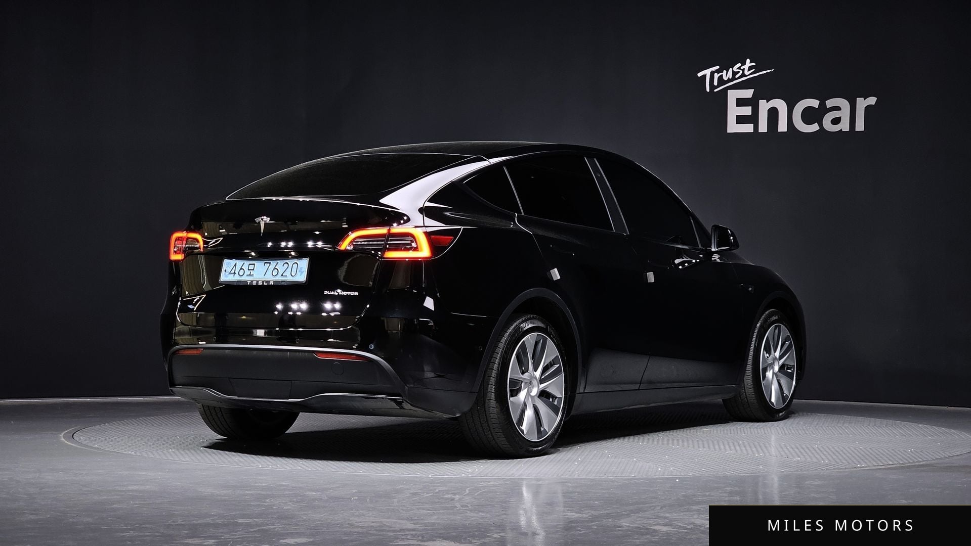 Tesla Model Y 2022 — миниатюра 2