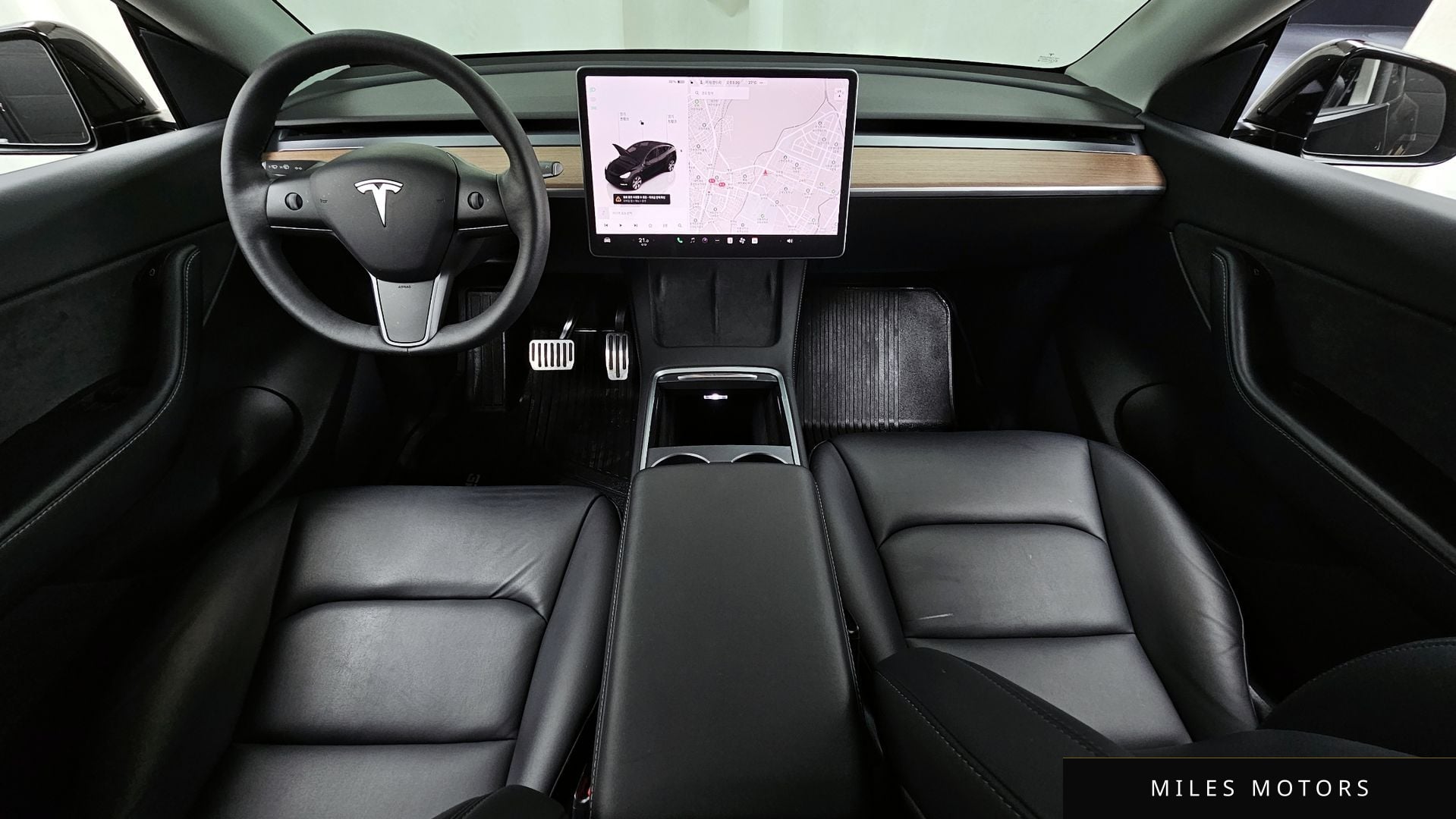Tesla Model Y 2022 — миниатюра 10