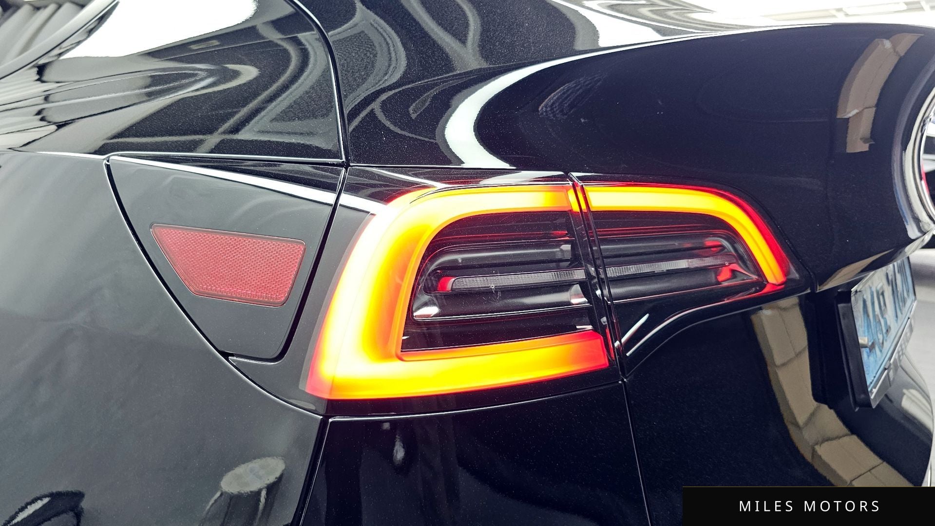Tesla Model Y 2022 — миниатюра 9