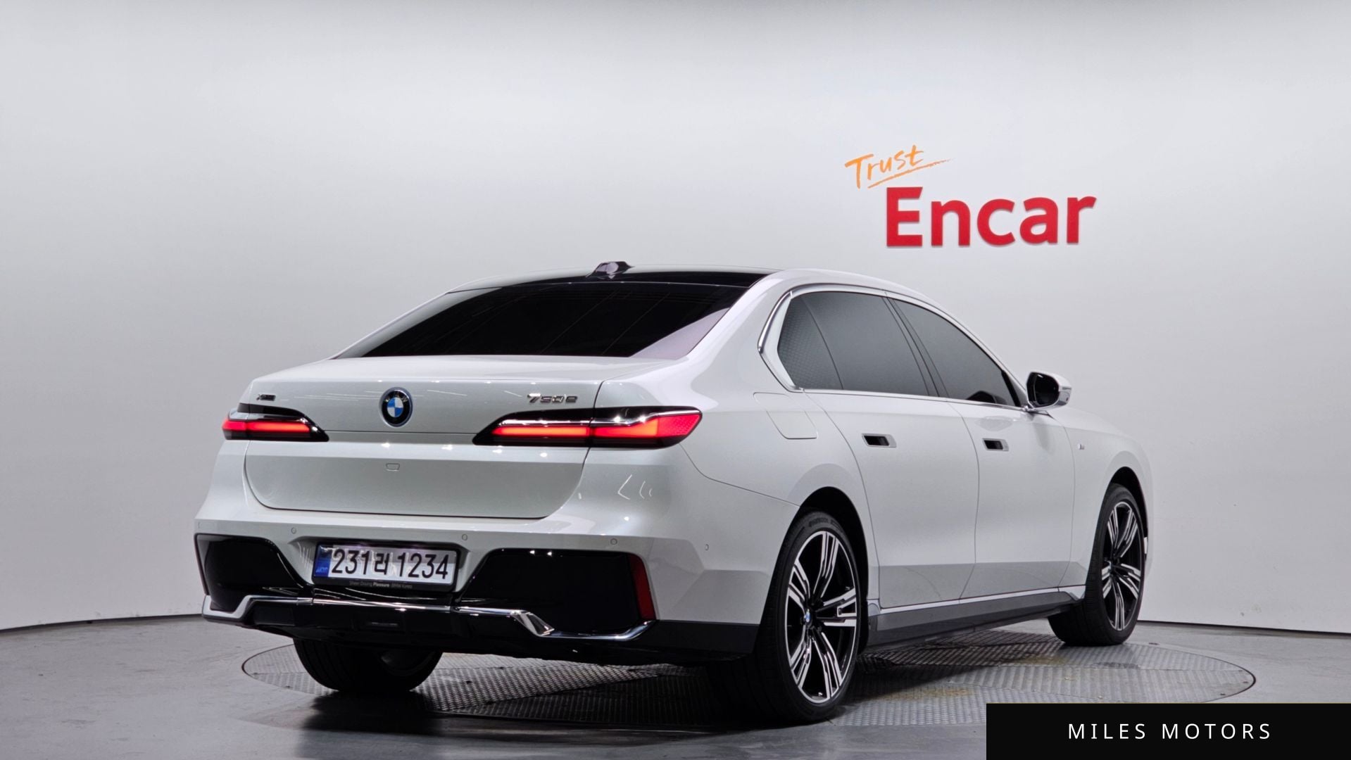 BMW 7 Series (G70) 2024 — миниатюра 2