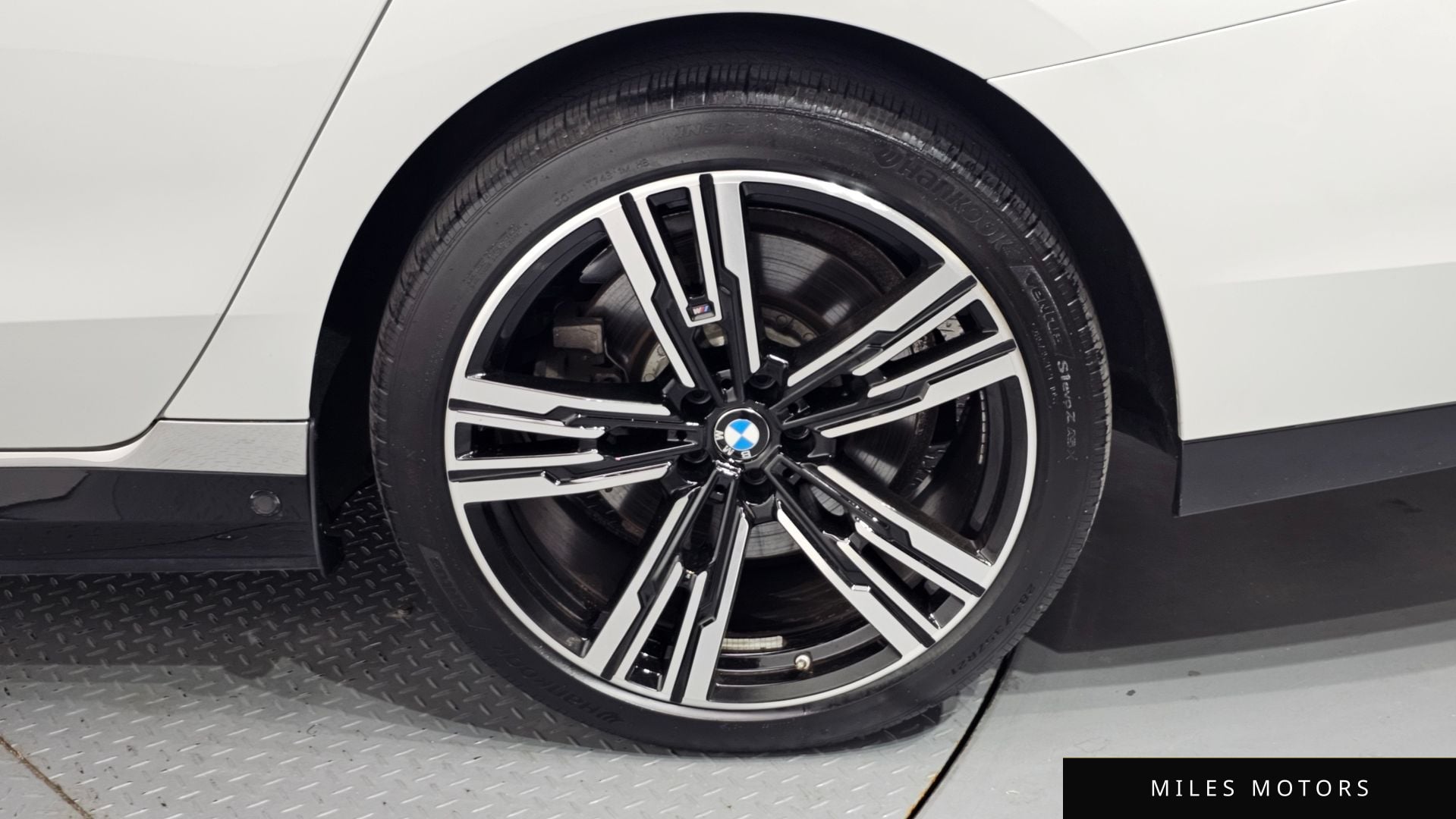 BMW 7 Series (G70) 2024 — миниатюра 7