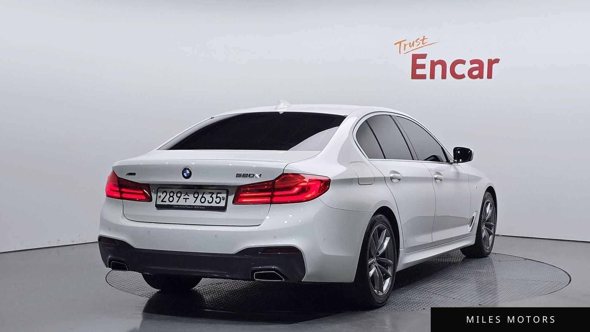 BMW 5 Series (G30) 2019 — фото 1 из 12