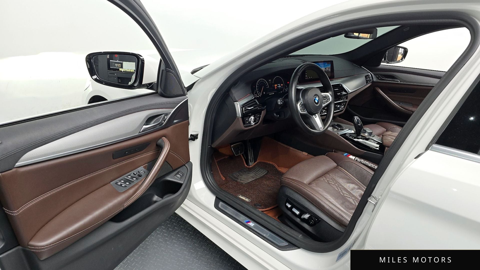 BMW 5 Series (G30) 2019 — миниатюра 12