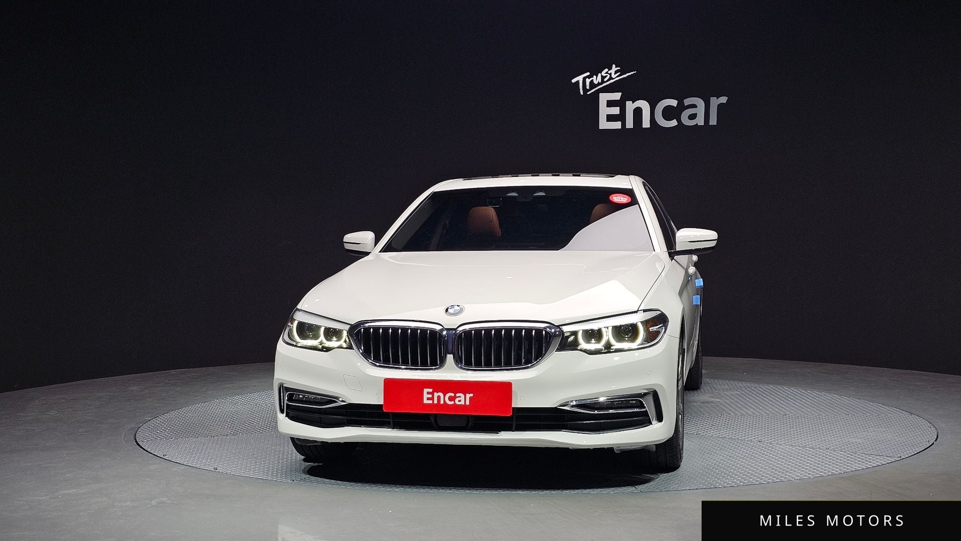 BMW 5 Series (G30) 2019 — миниатюра 3