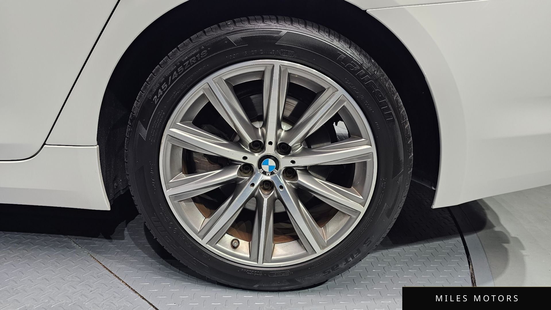 BMW 5 Series (G30) 2019 — миниатюра 7