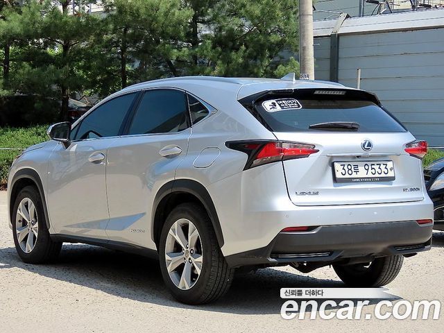 Лексус NX300h 2015 — миниатюра 3