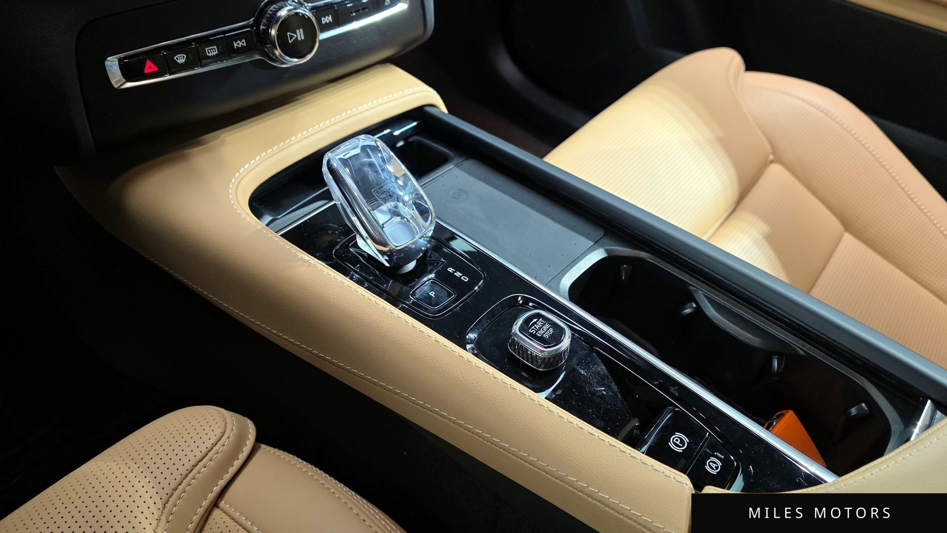 Volvo XC90 2023 — миниатюра 12
