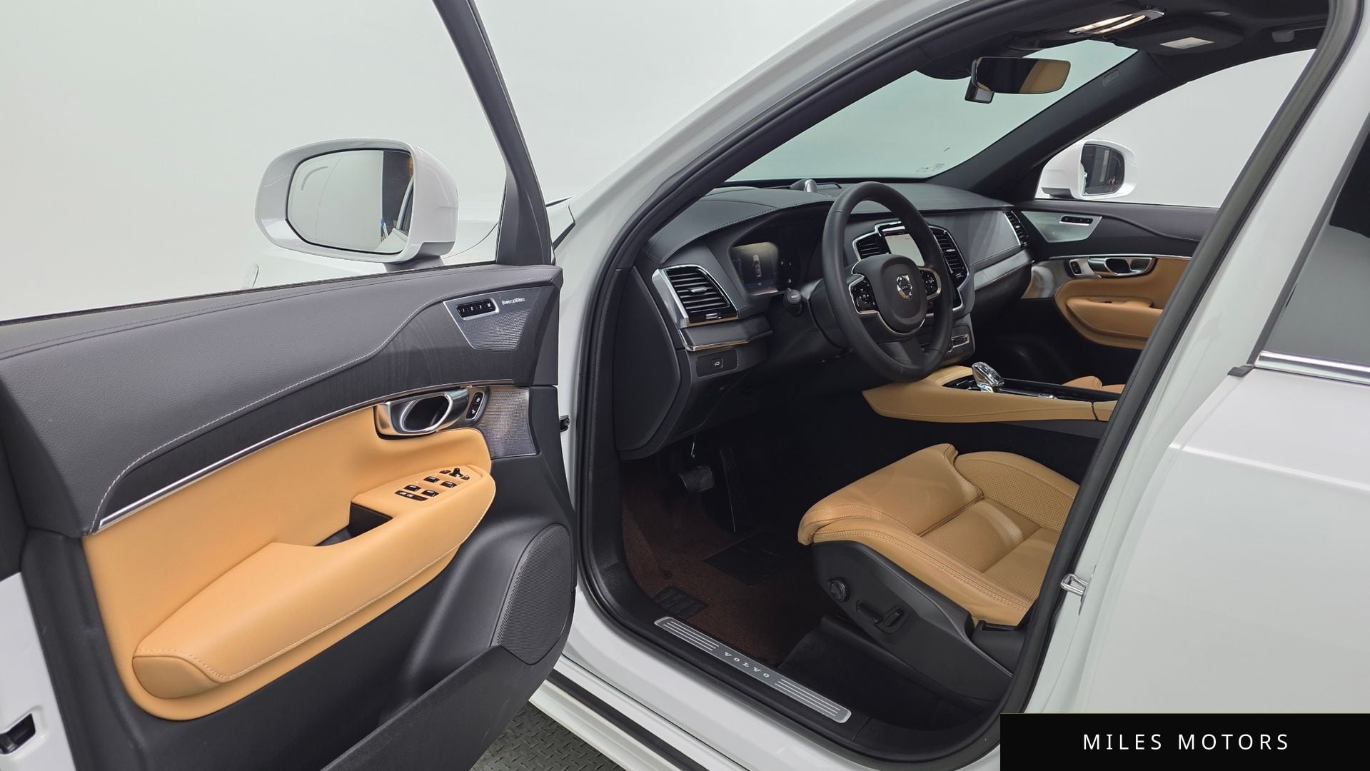 Volvo XC90 2023 — миниатюра 13