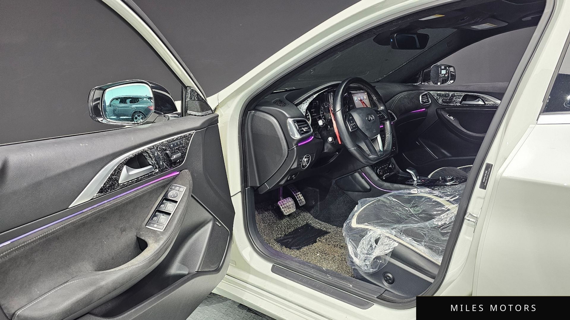 Infiniti Q30 2017 — миниатюра 10