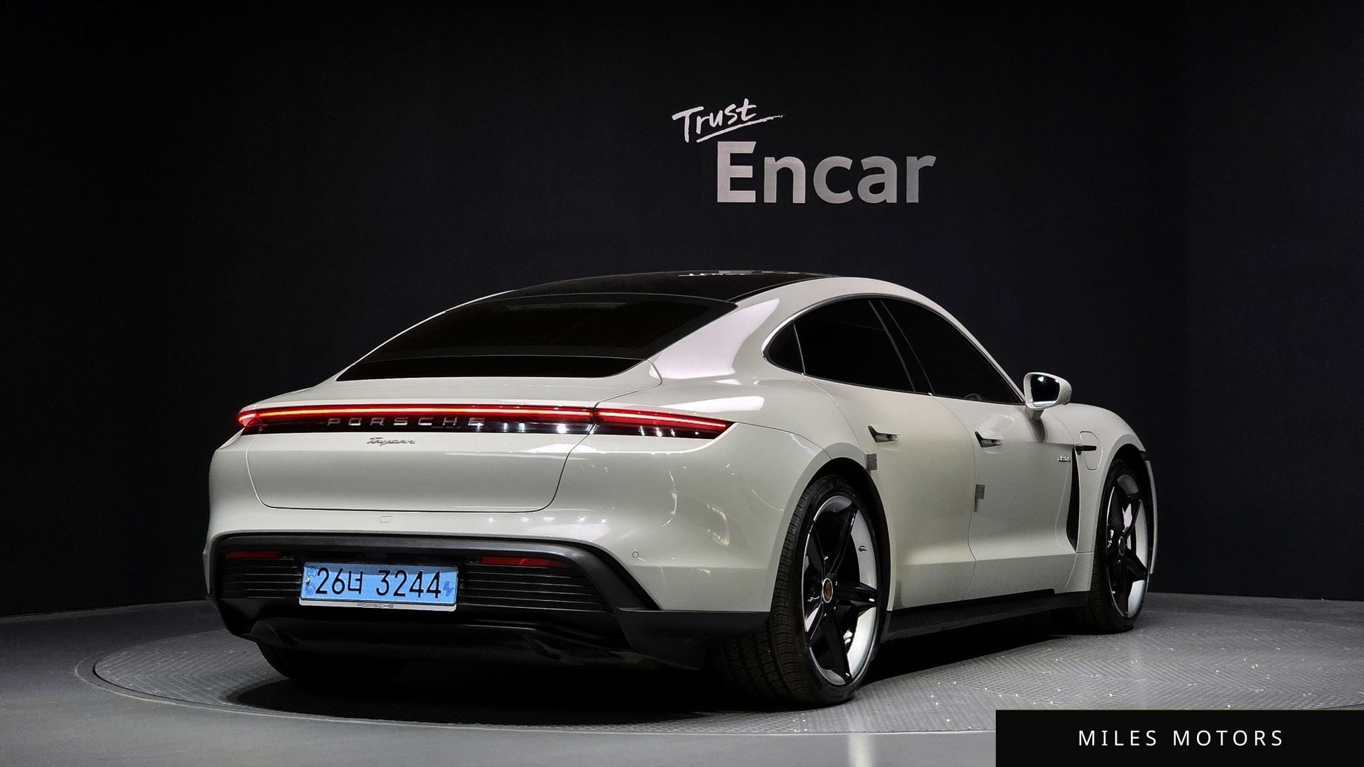 Porsche 타이칸 2022 — миниатюра 2