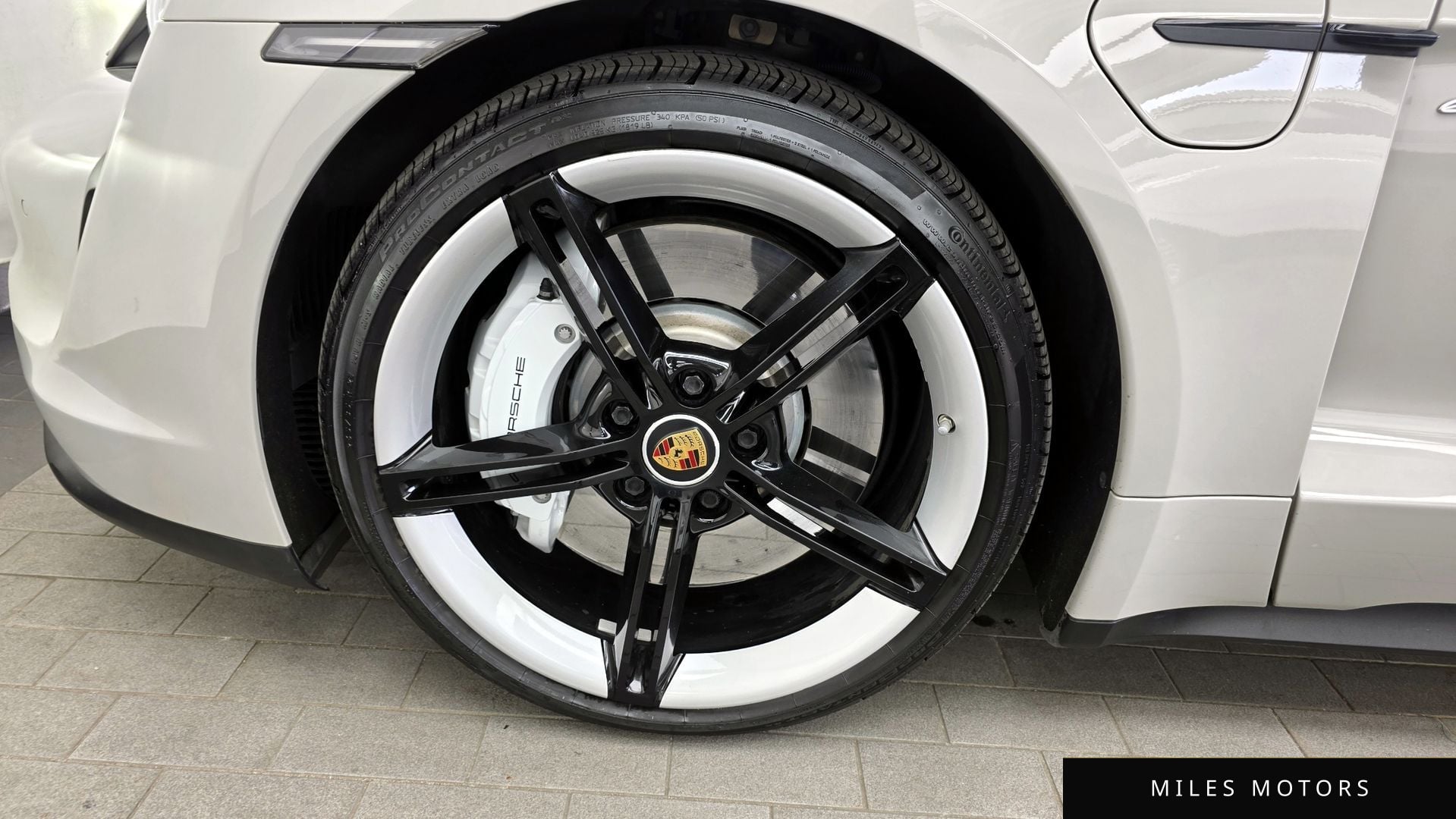 Porsche 타이칸 2022 — миниатюра 5