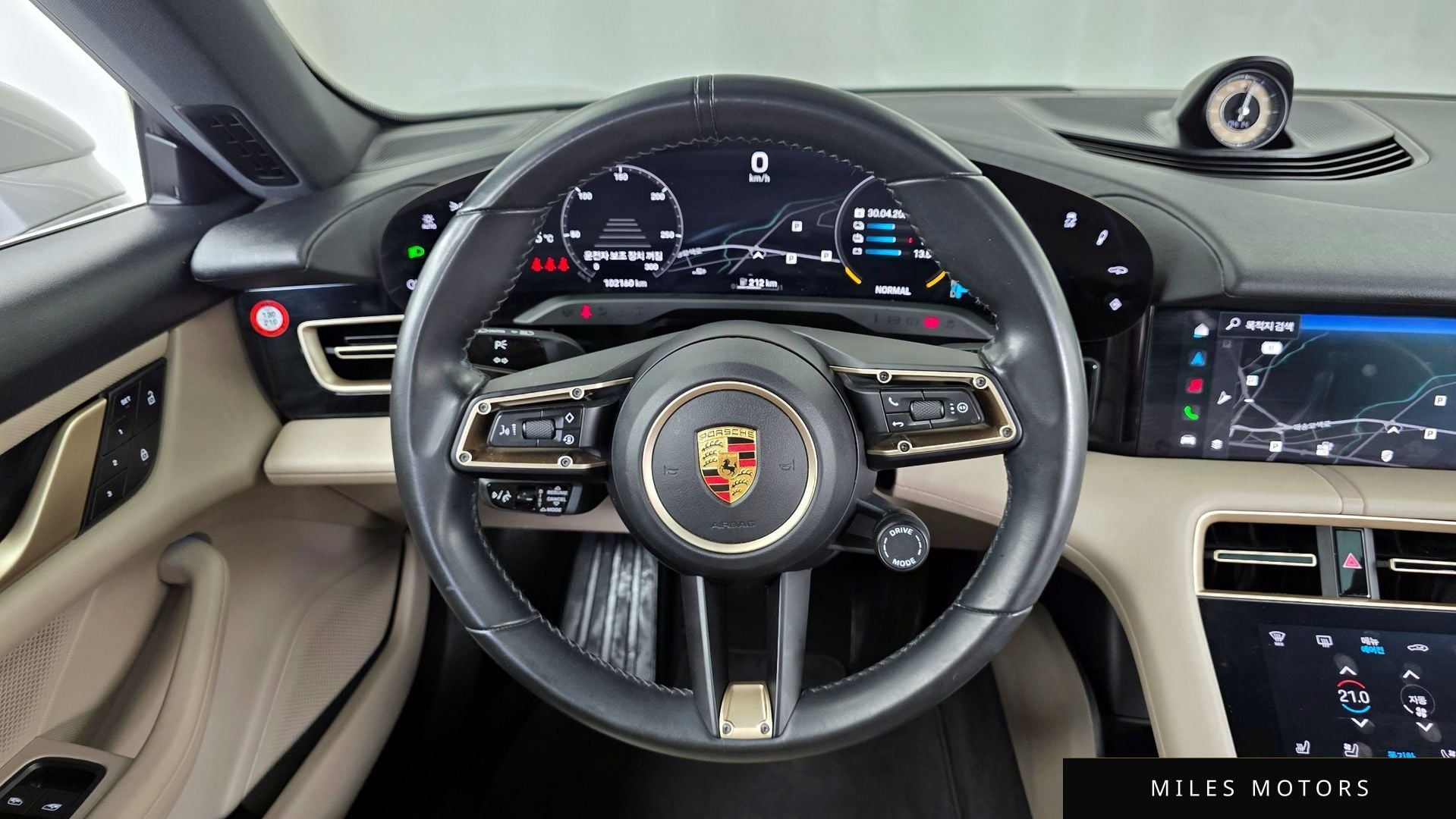 Porsche 타이칸 2022 — миниатюра 19