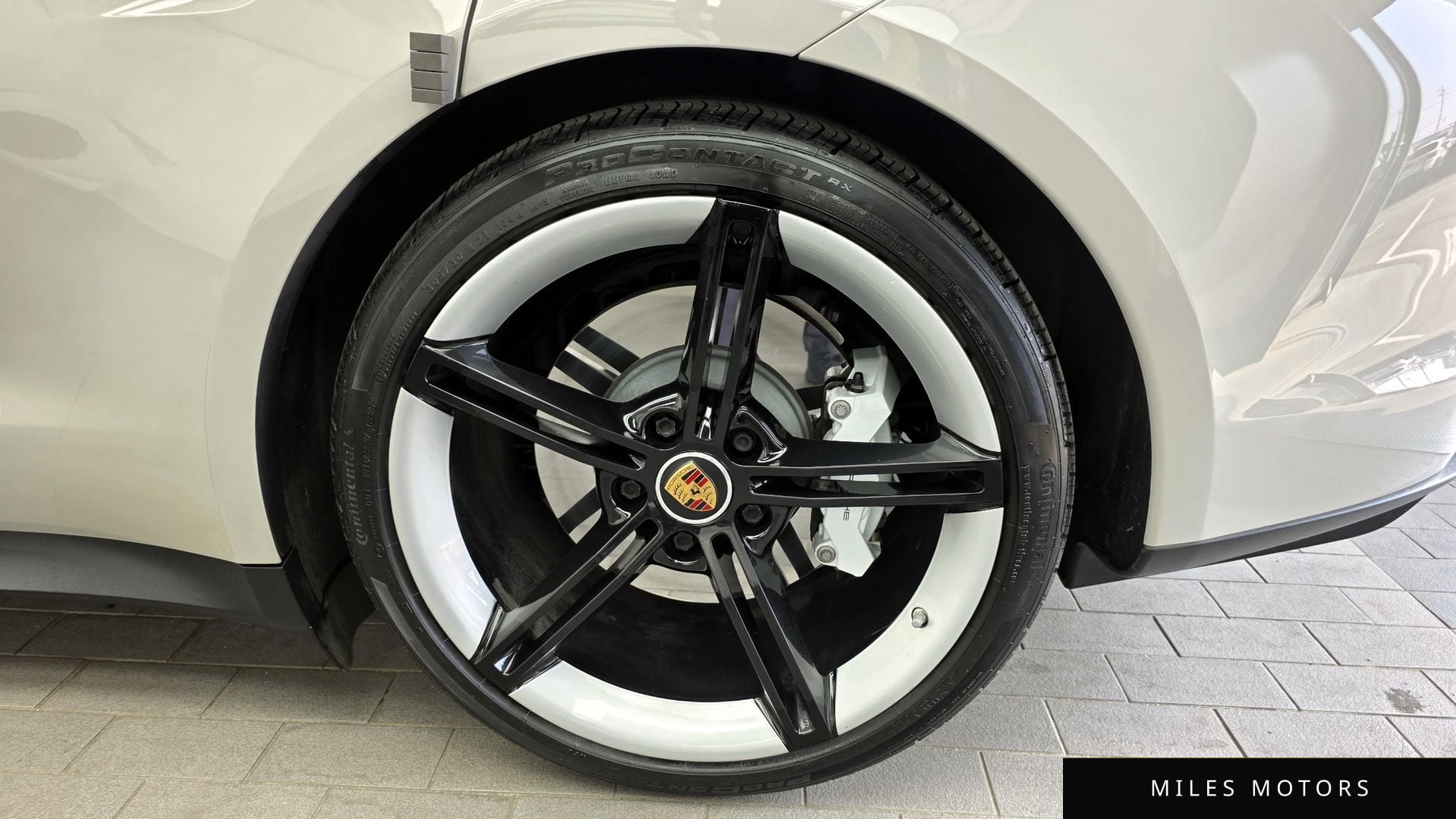 Porsche 타이칸 2022 — миниатюра 7