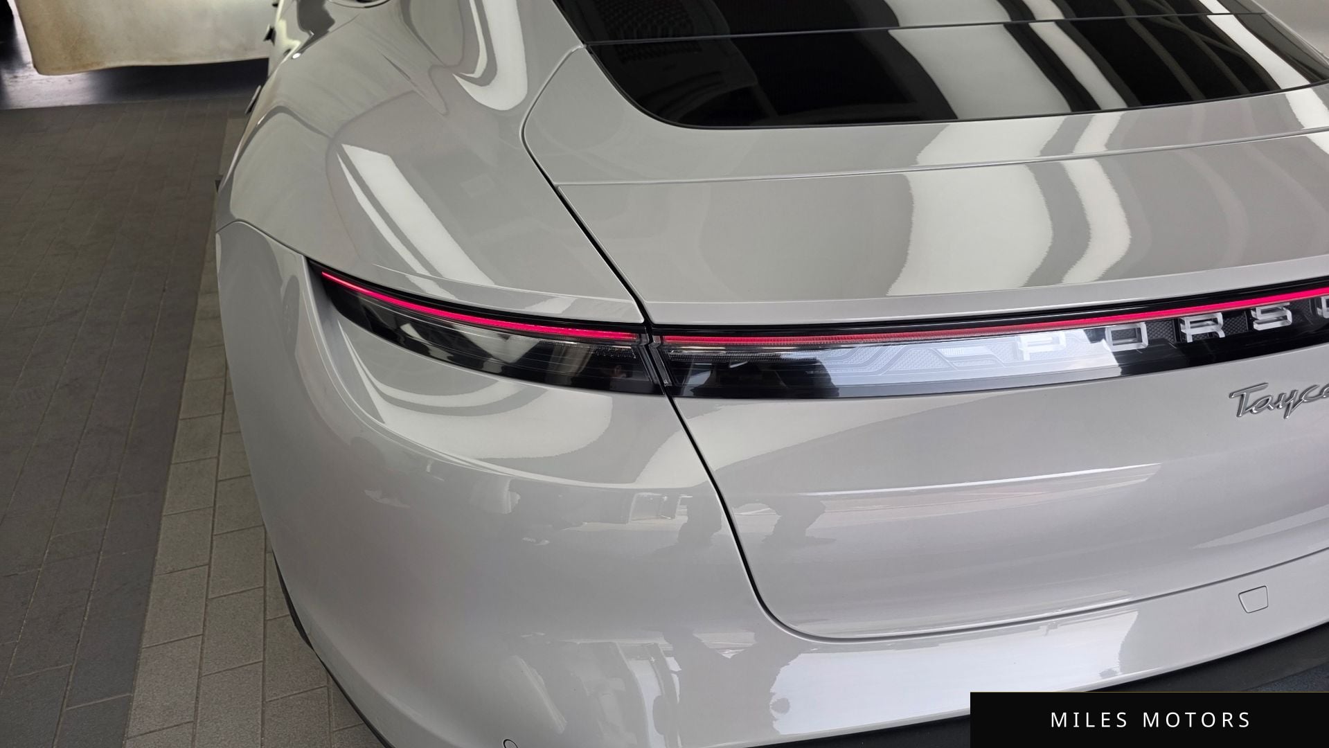 Porsche 타이칸 2022 — миниатюра 9