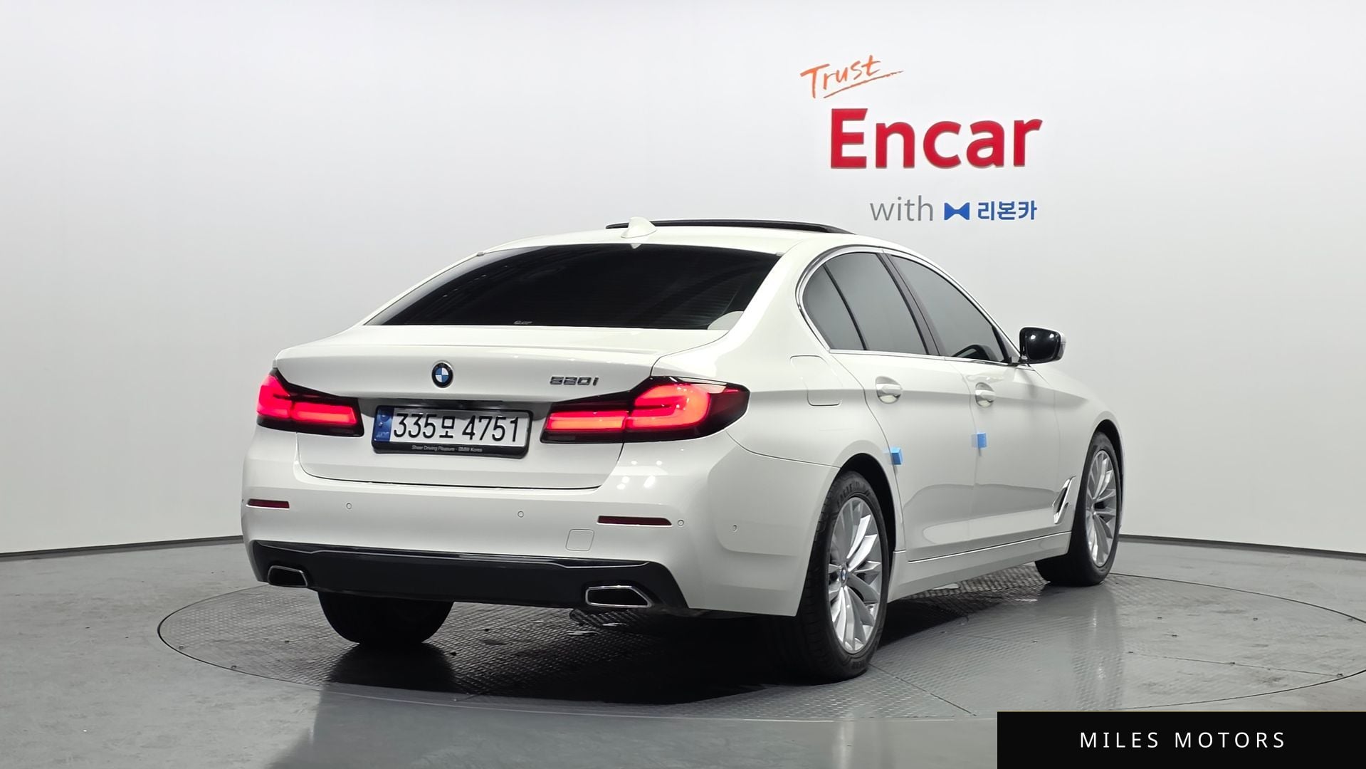 BMW 5 Series (G30) 2022 — миниатюра 2