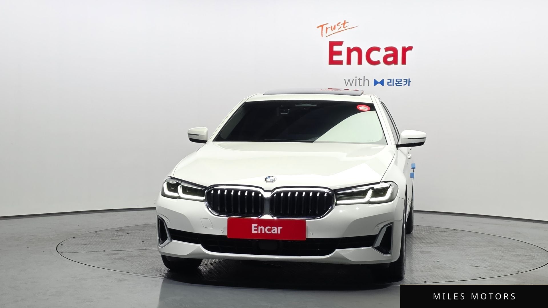 BMW 5 Series (G30) 2022 — миниатюра 3