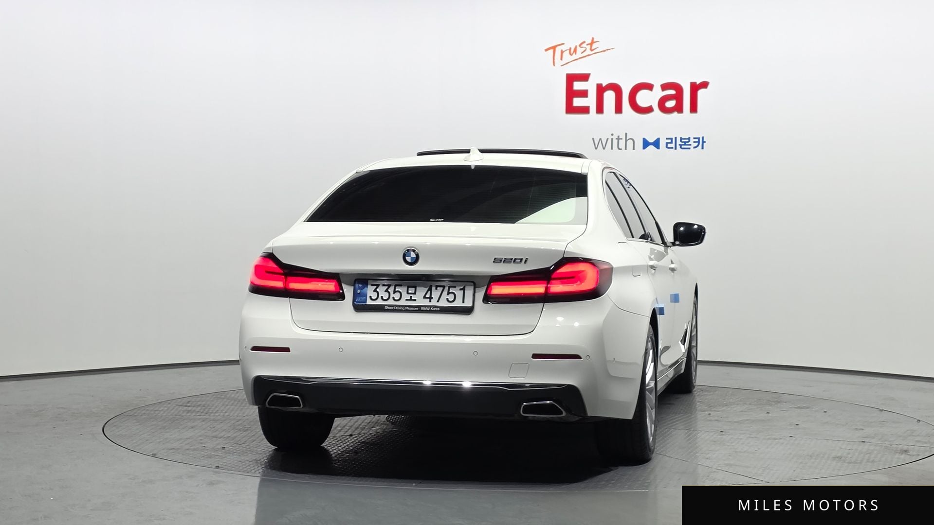BMW 5 Series (G30) 2022 — миниатюра 4
