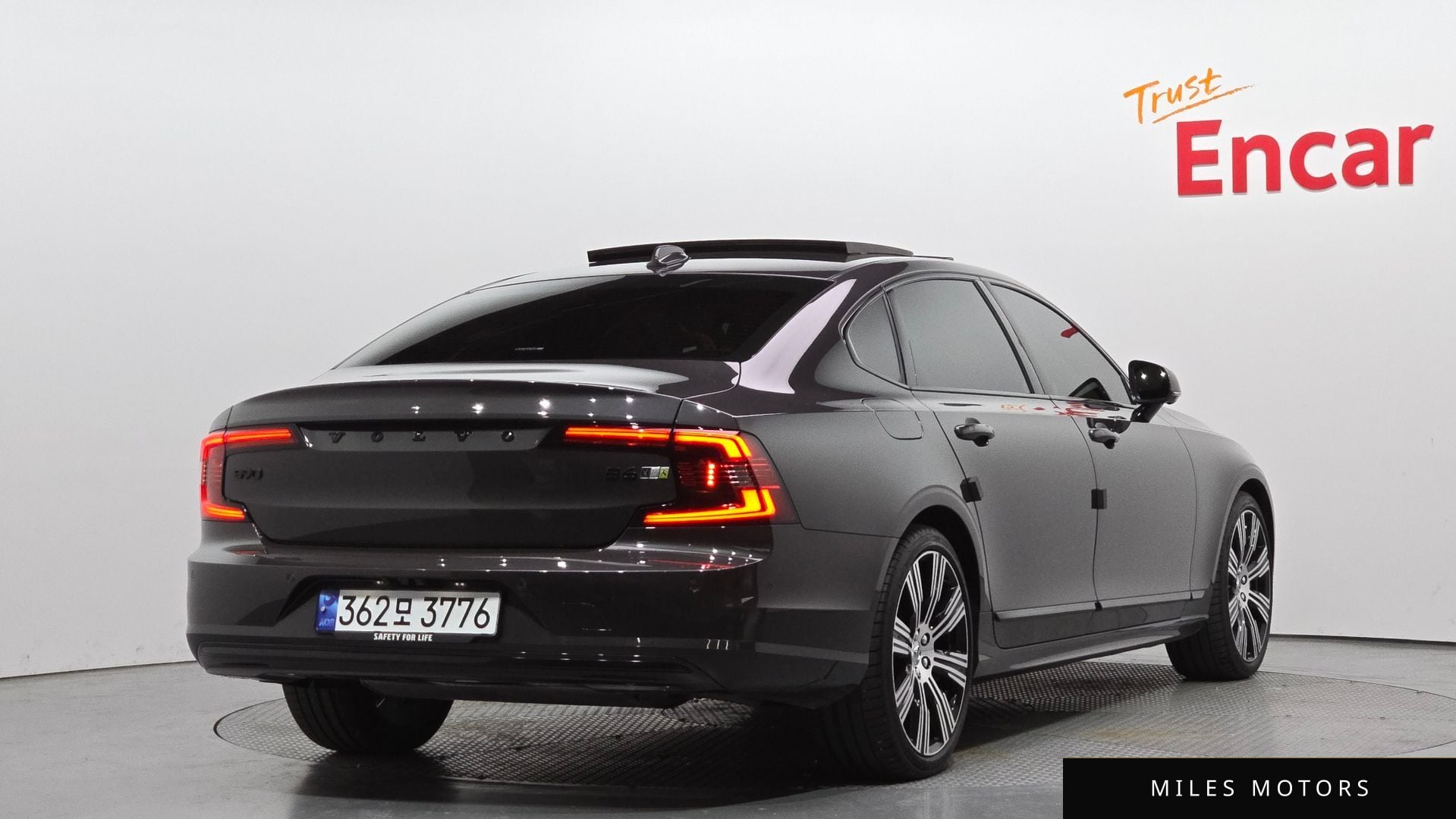 Volvo S90 2025 — миниатюра 2
