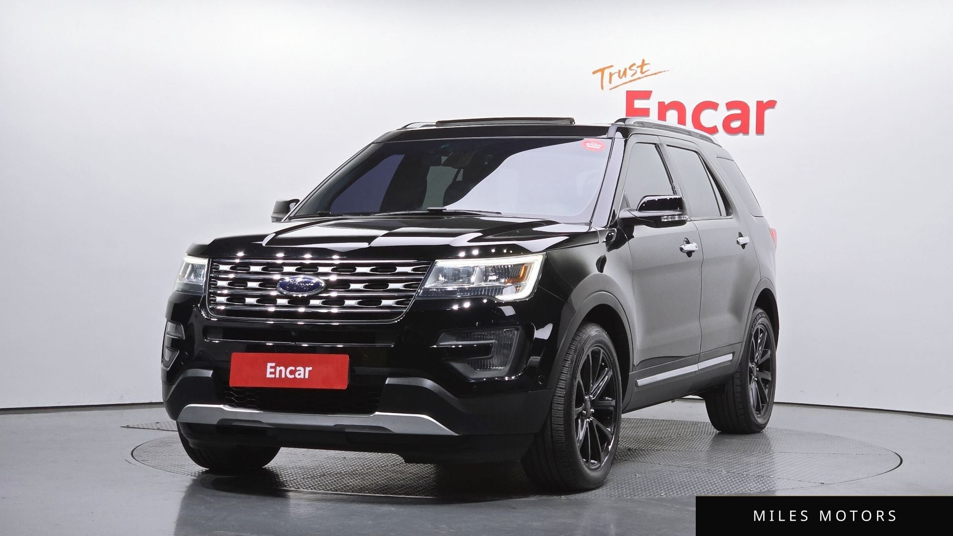 Ford Explorer 2016 — фото 1 из 12