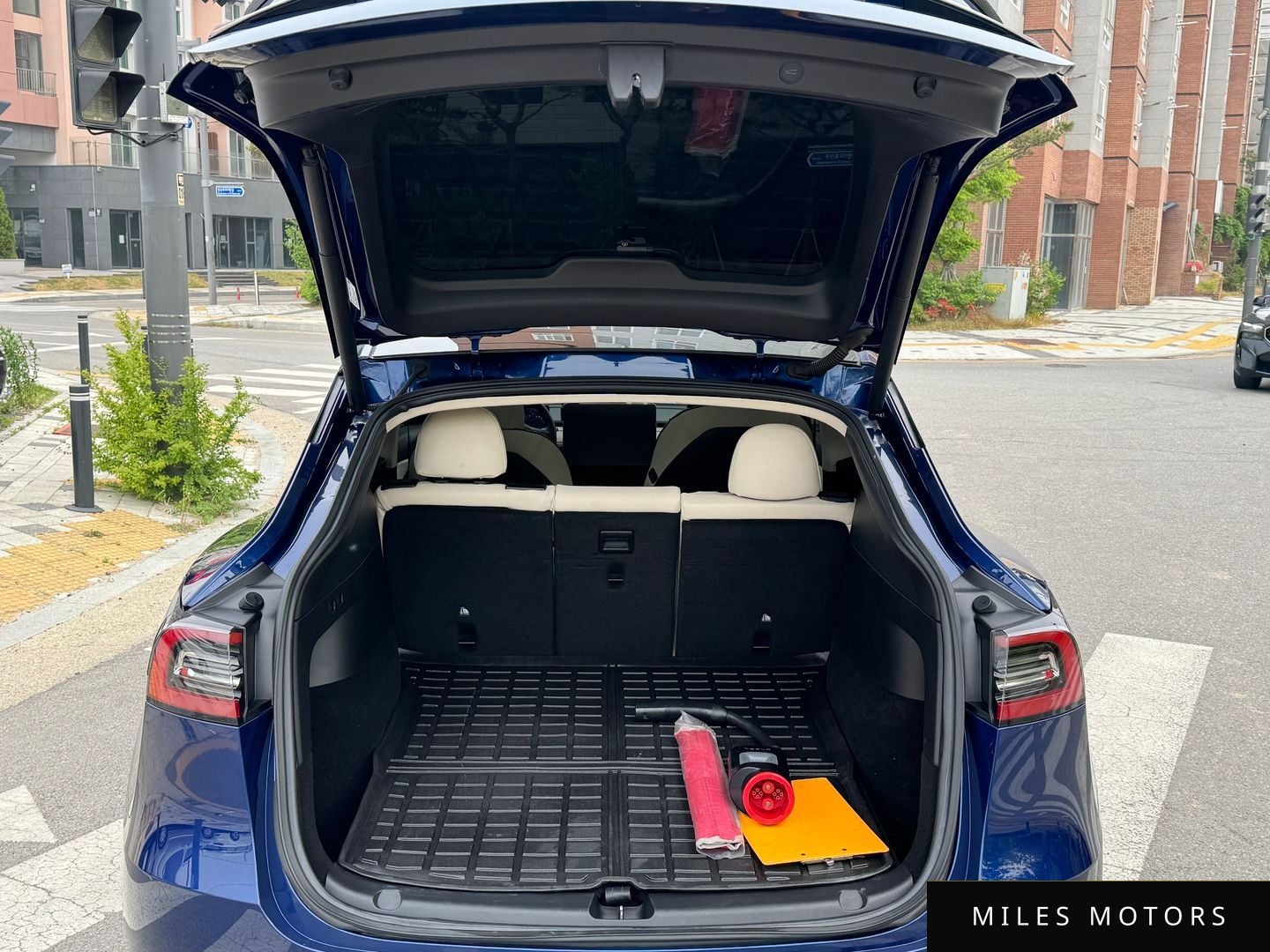 Tesla Model Y 2021 — миниатюра 6