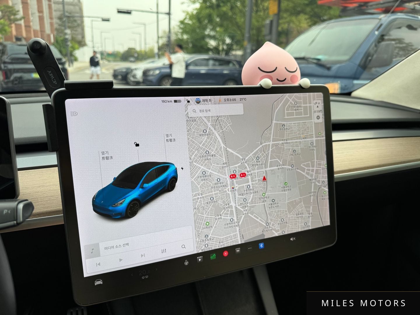 Tesla Model Y 2021 — миниатюра 12
