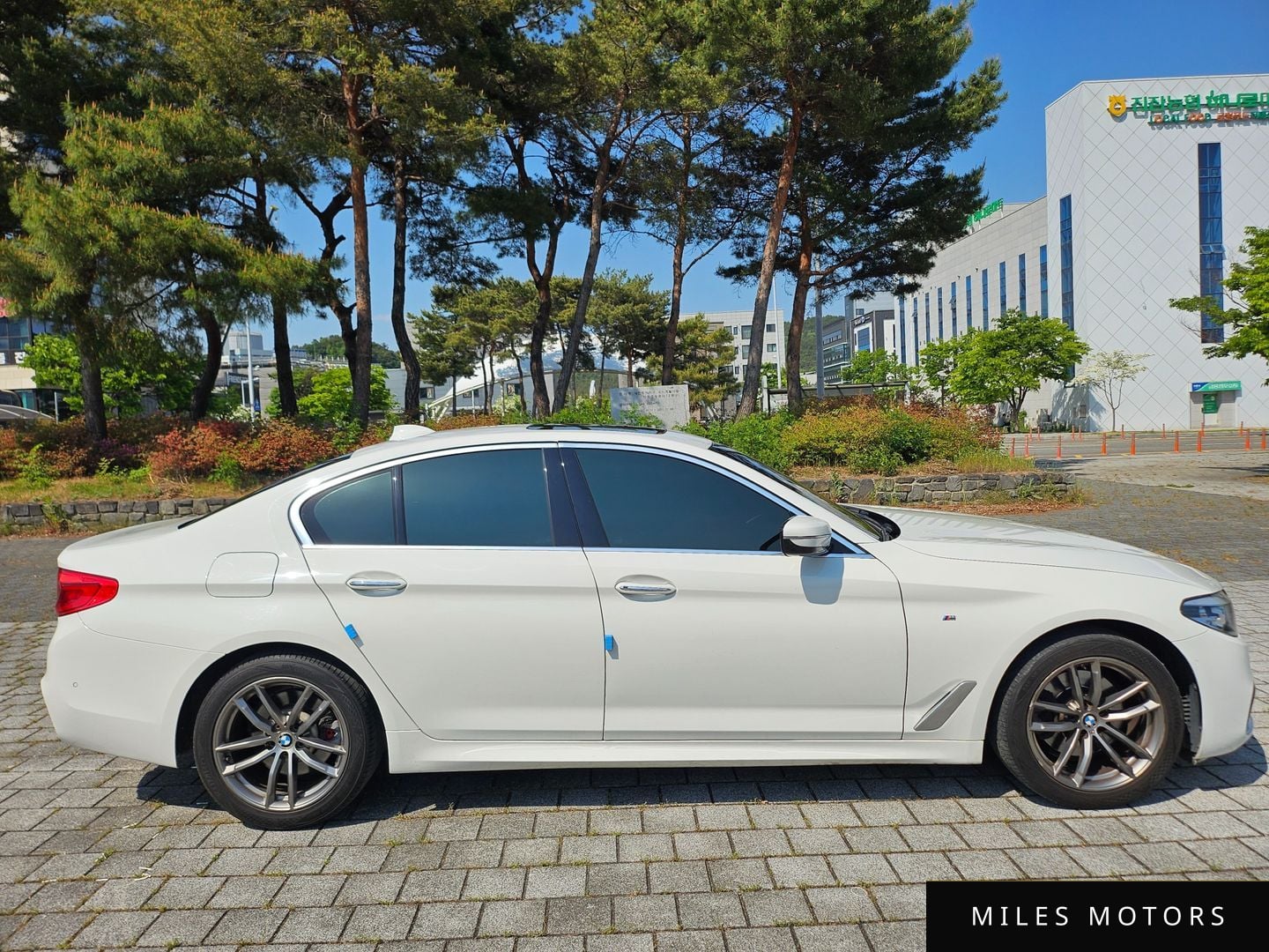 BMW 5 Series (G30) 2018 — миниатюра 4