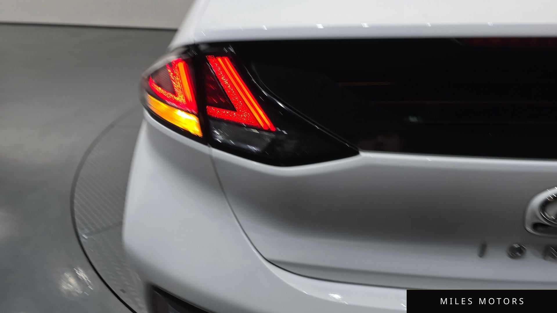 Hyundai Ioniq 2020 — миниатюра 9