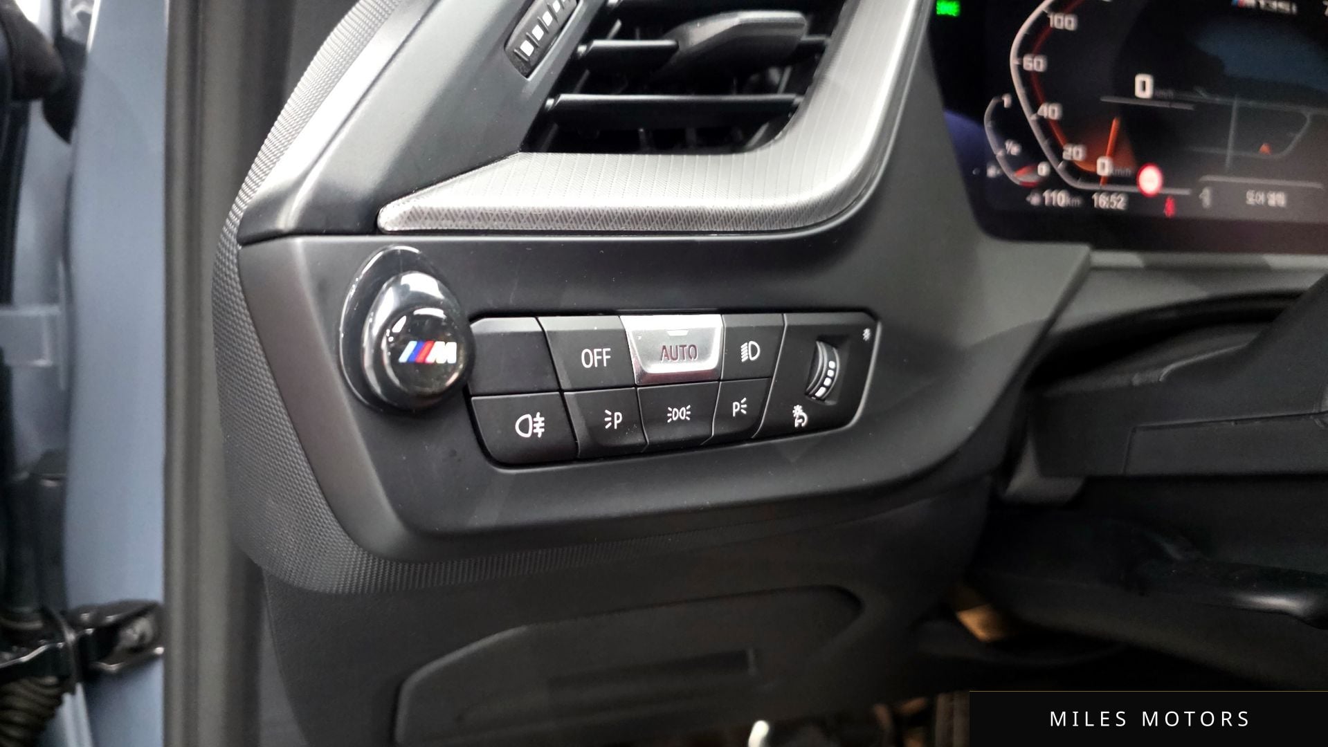 BMW 1시리즈 (F40) 2021 — миниатюра 30