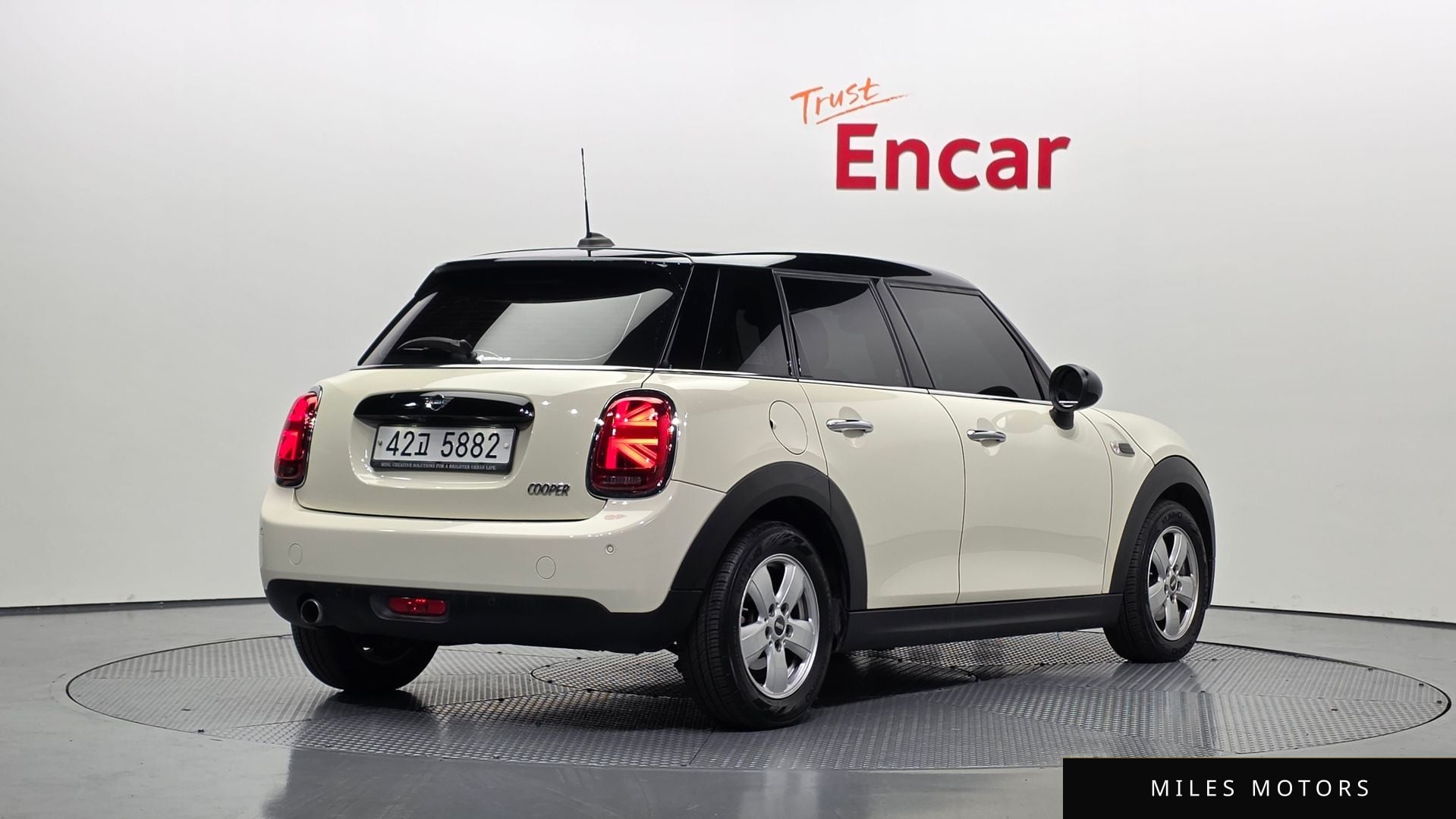 MINI 쿠퍼 2019 — миниатюра 2