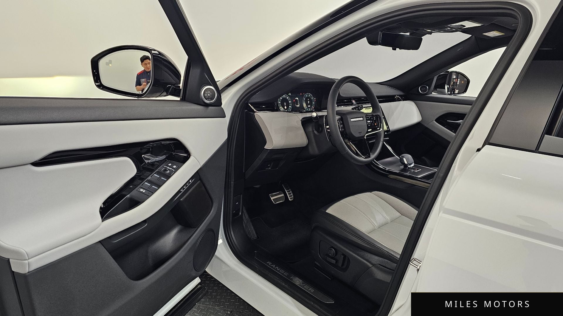 Land Rover Range Rover Evoque 2026 — миниатюра 10