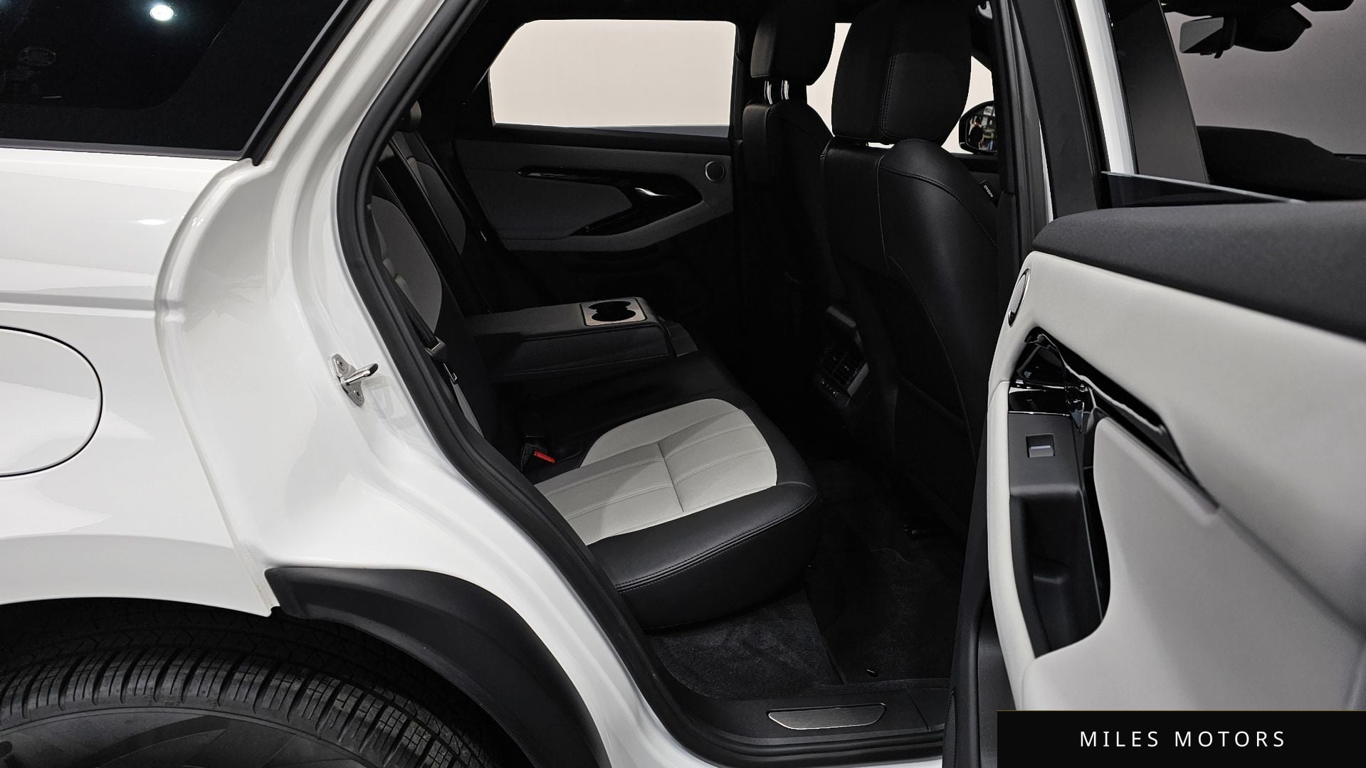 Land Rover Range Rover Evoque 2026 — миниатюра 11