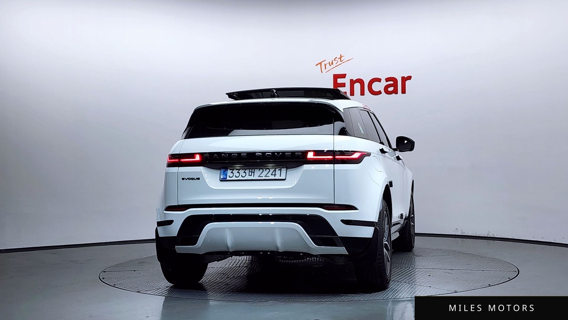 Land Rover Range Rover Evoque 2026 — миниатюра 4