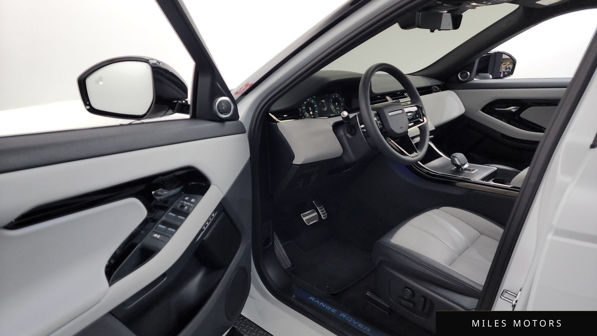 Land Rover Range Rover Evoque 2026 — миниатюра 10