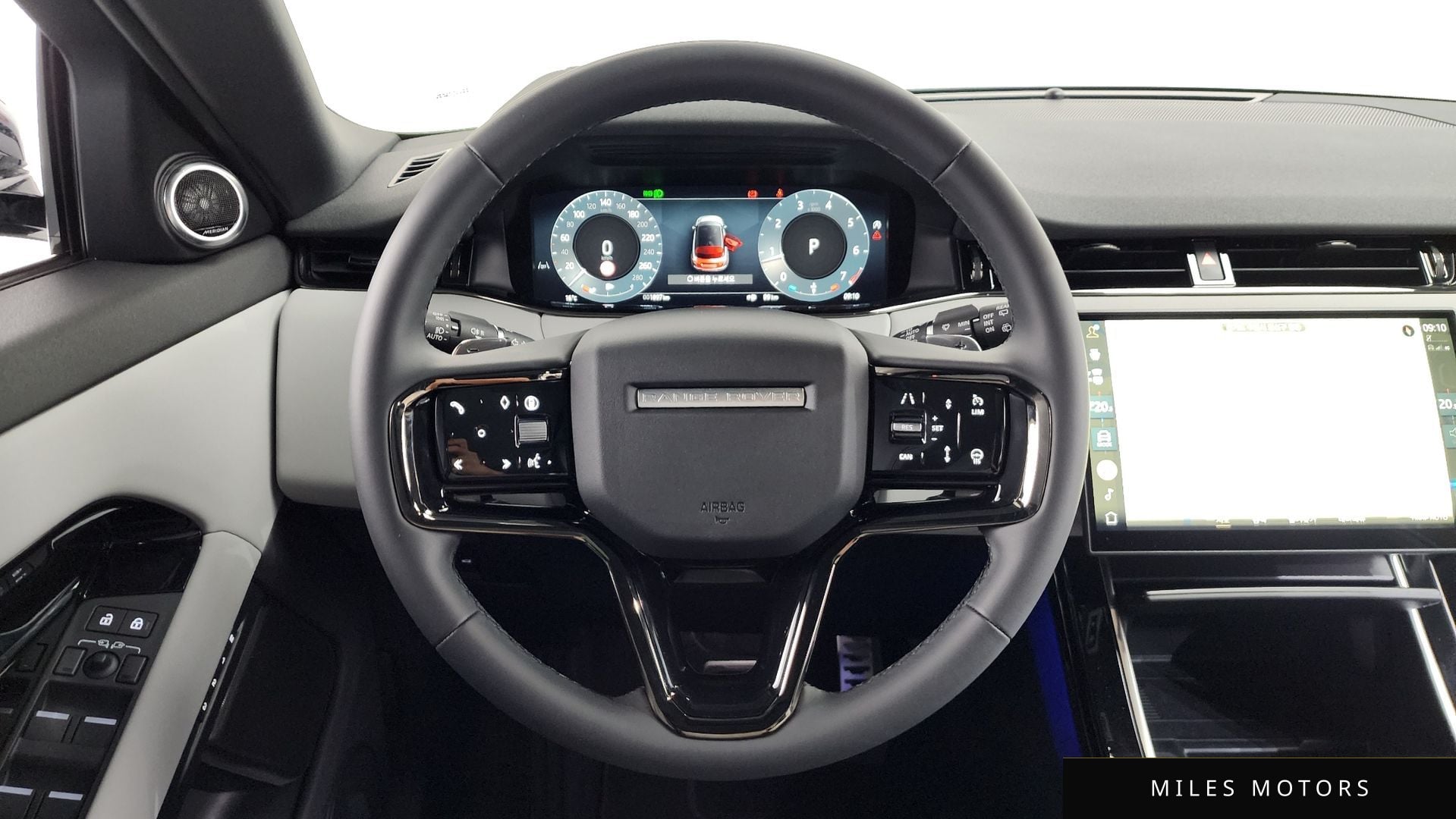 Land Rover Range Rover Evoque 2026 — миниатюра 12