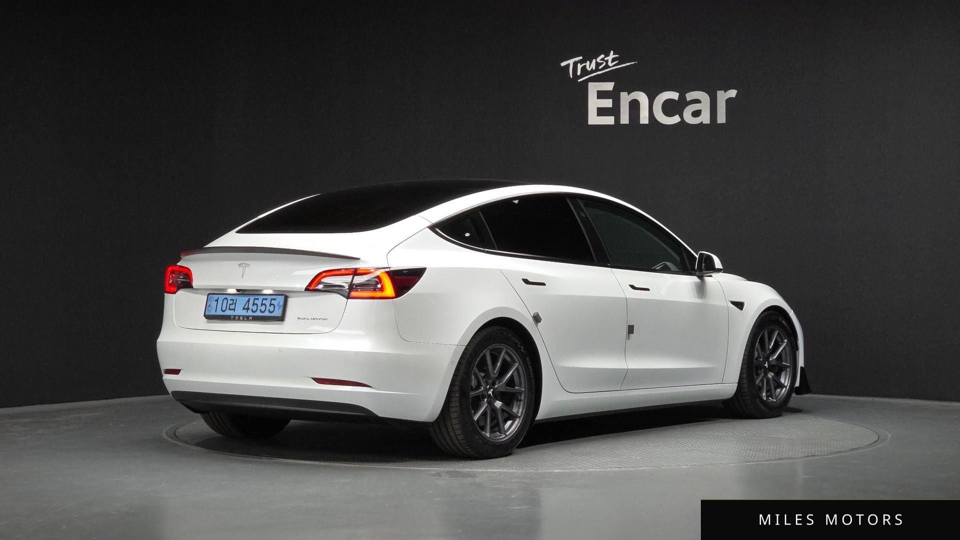 Tesla Model 3 2022 — миниатюра 2