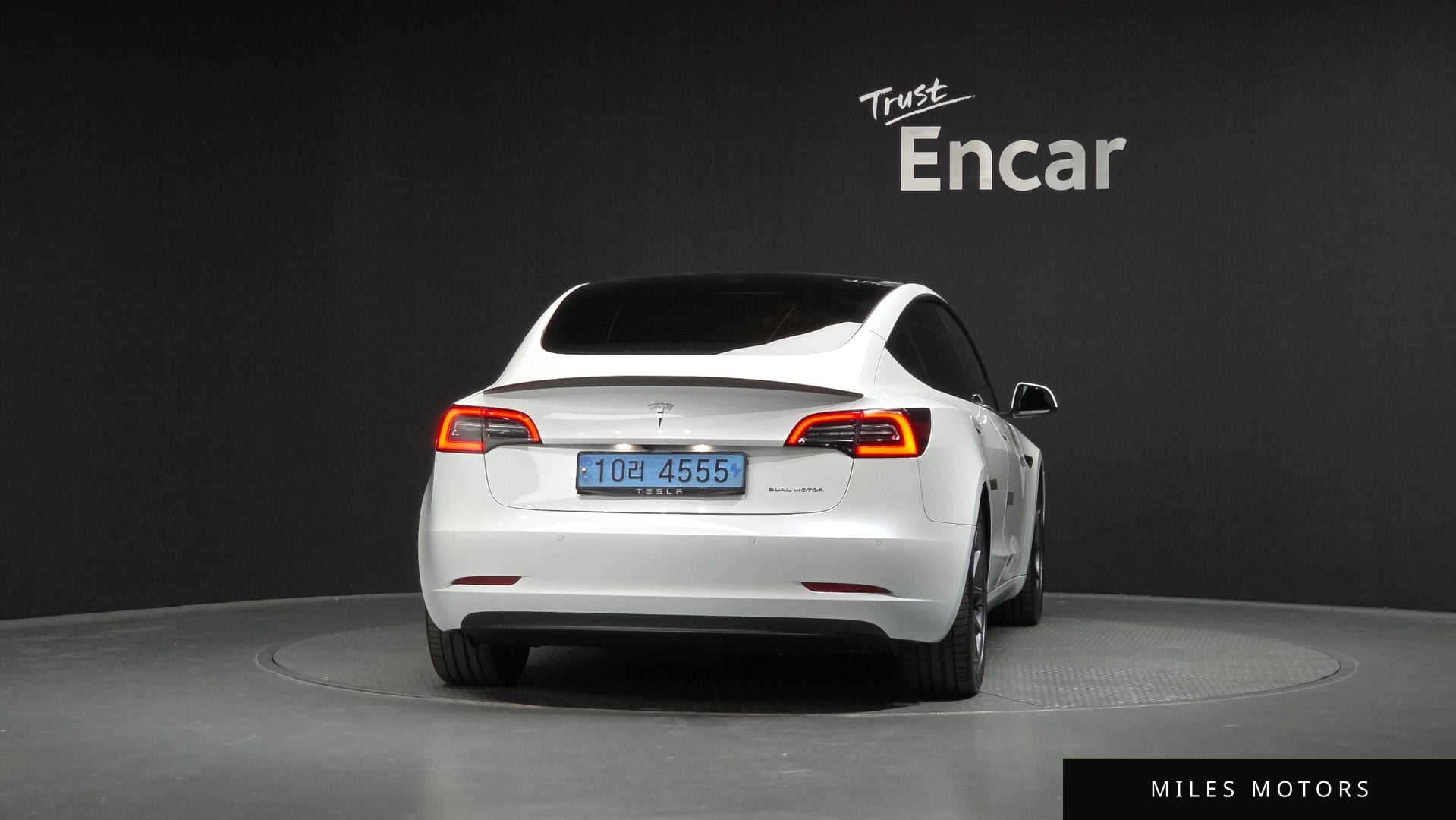 Tesla Model 3 2022 — миниатюра 4