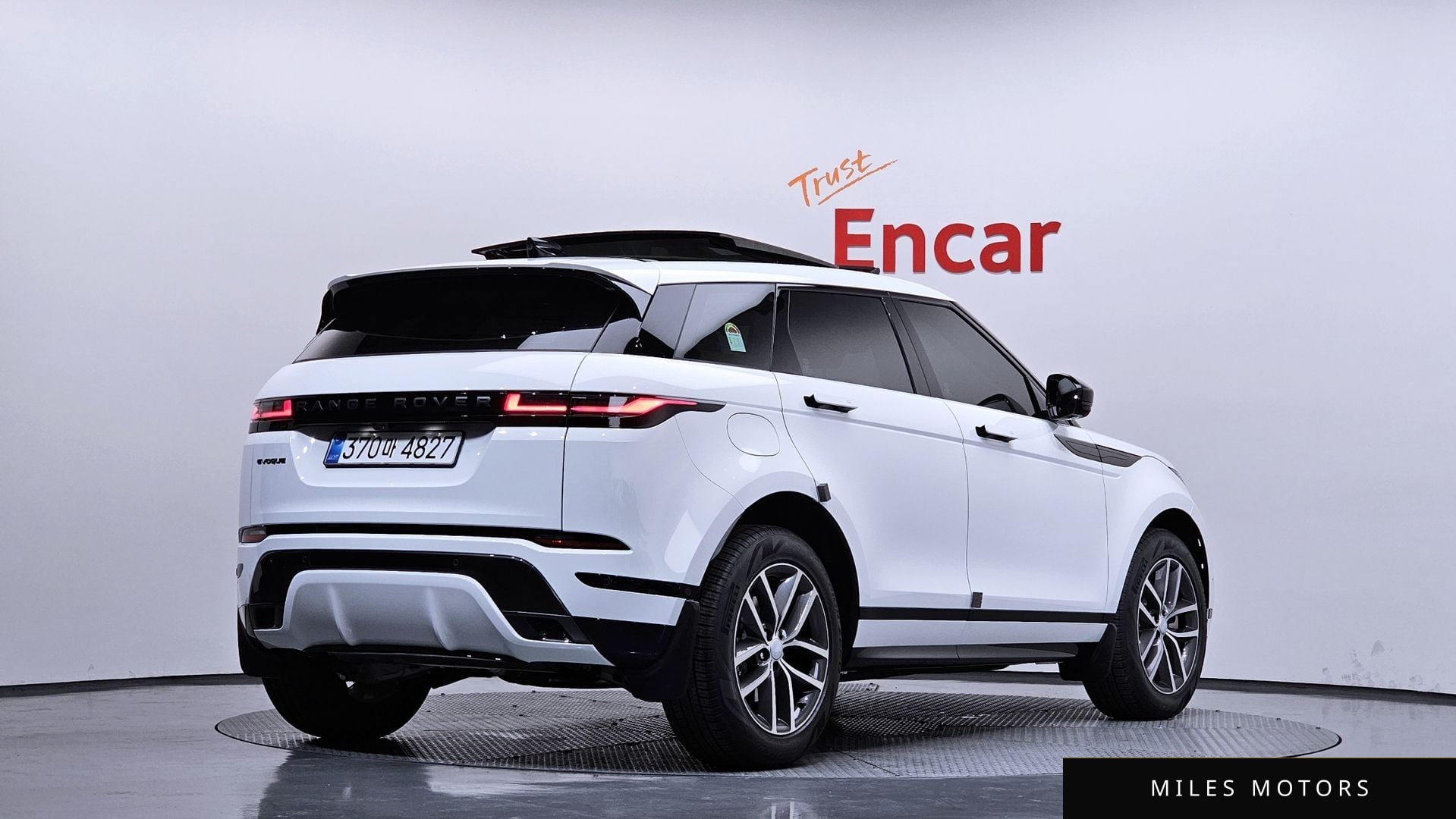 Land Rover Range Rover Evoque 2026 — миниатюра 2