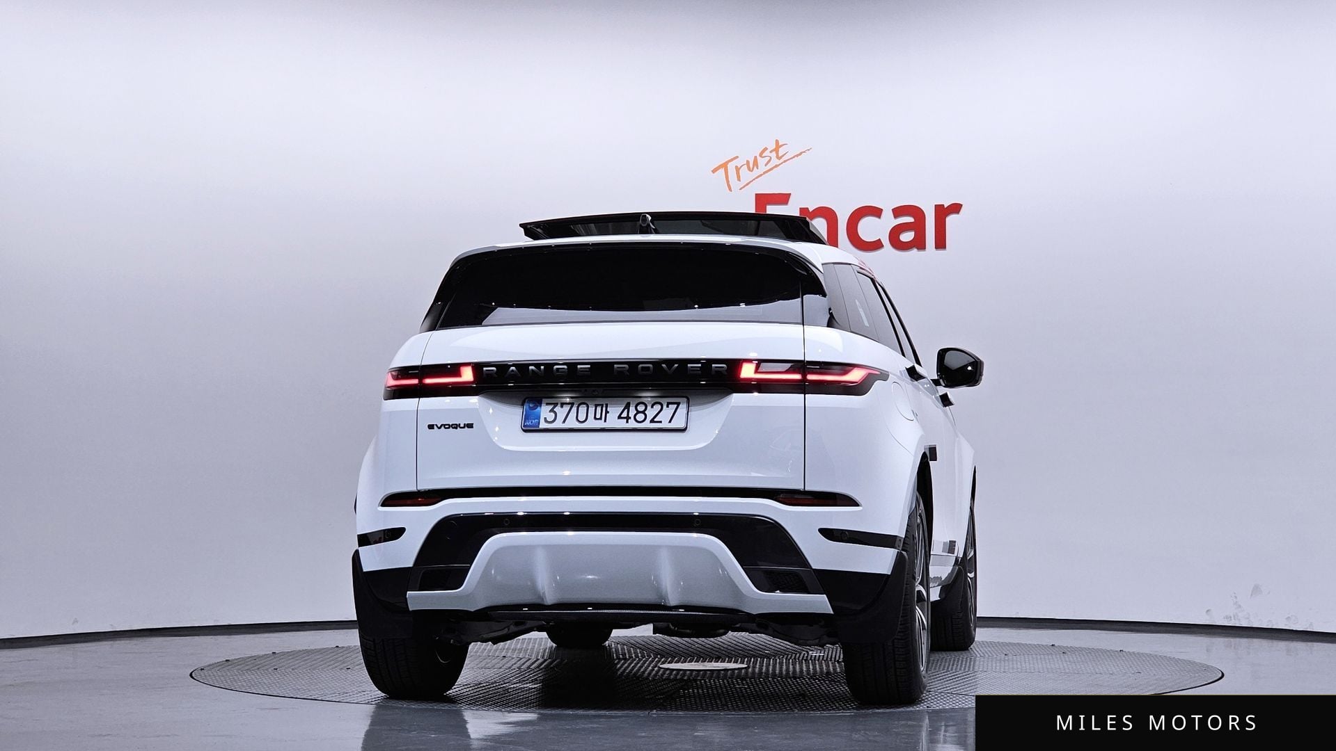 Land Rover Range Rover Evoque 2026 — миниатюра 4
