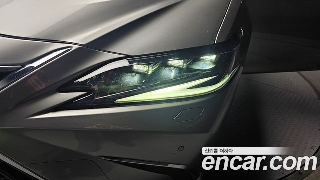 Лексус ES300h 2024 — миниатюра 8