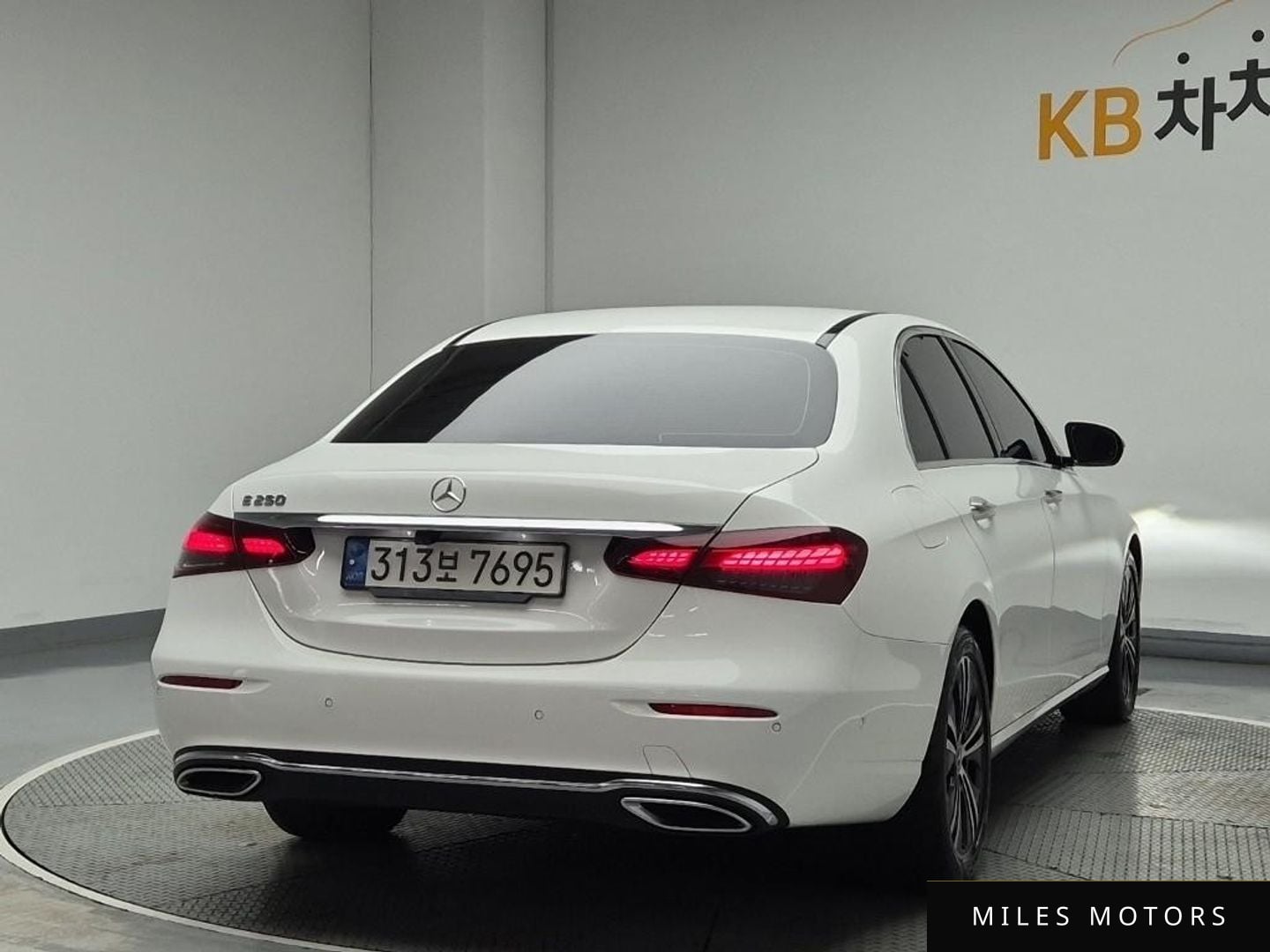 Mercedes-Benz E-Class W213 2021 — миниатюра 4