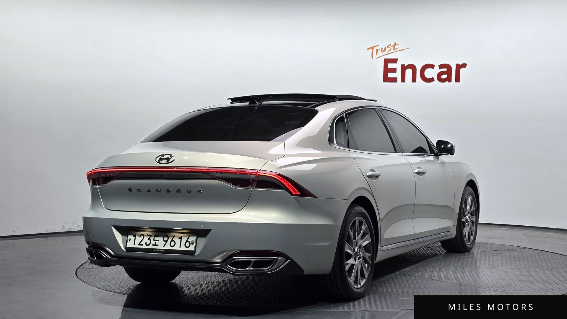 Hyundai Grandeur 2020 — фото 1 из 12