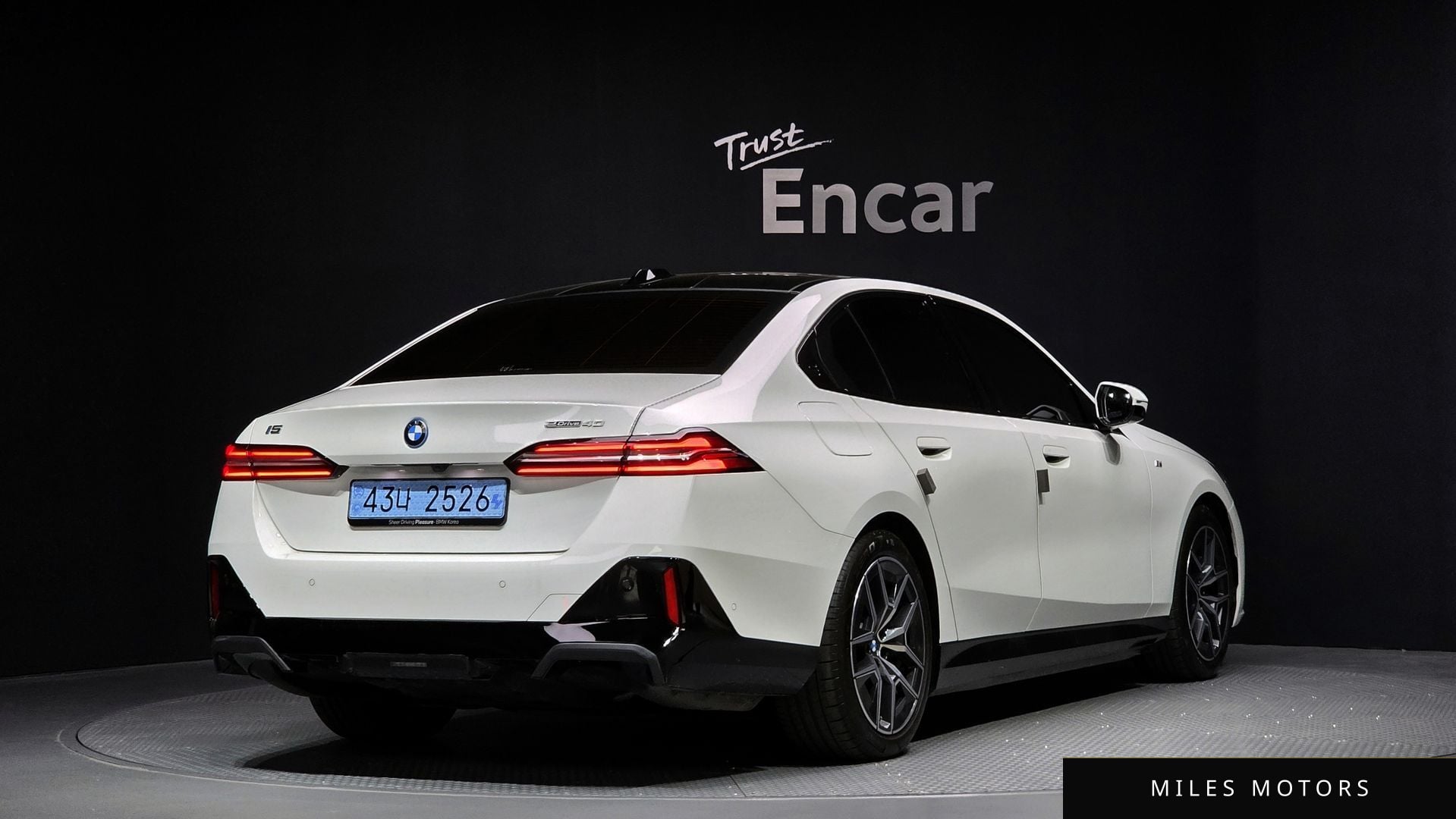BMW i5 (G60) 2025 — миниатюра 2