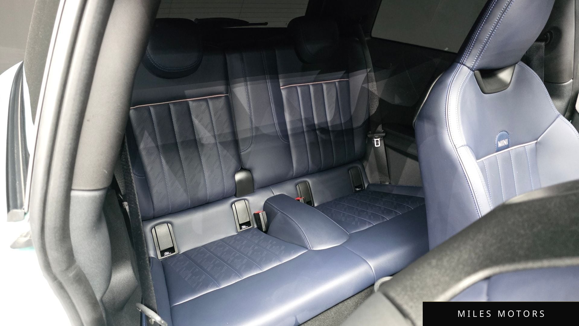 MINI 쿠퍼 S 2025 — миниатюра 18