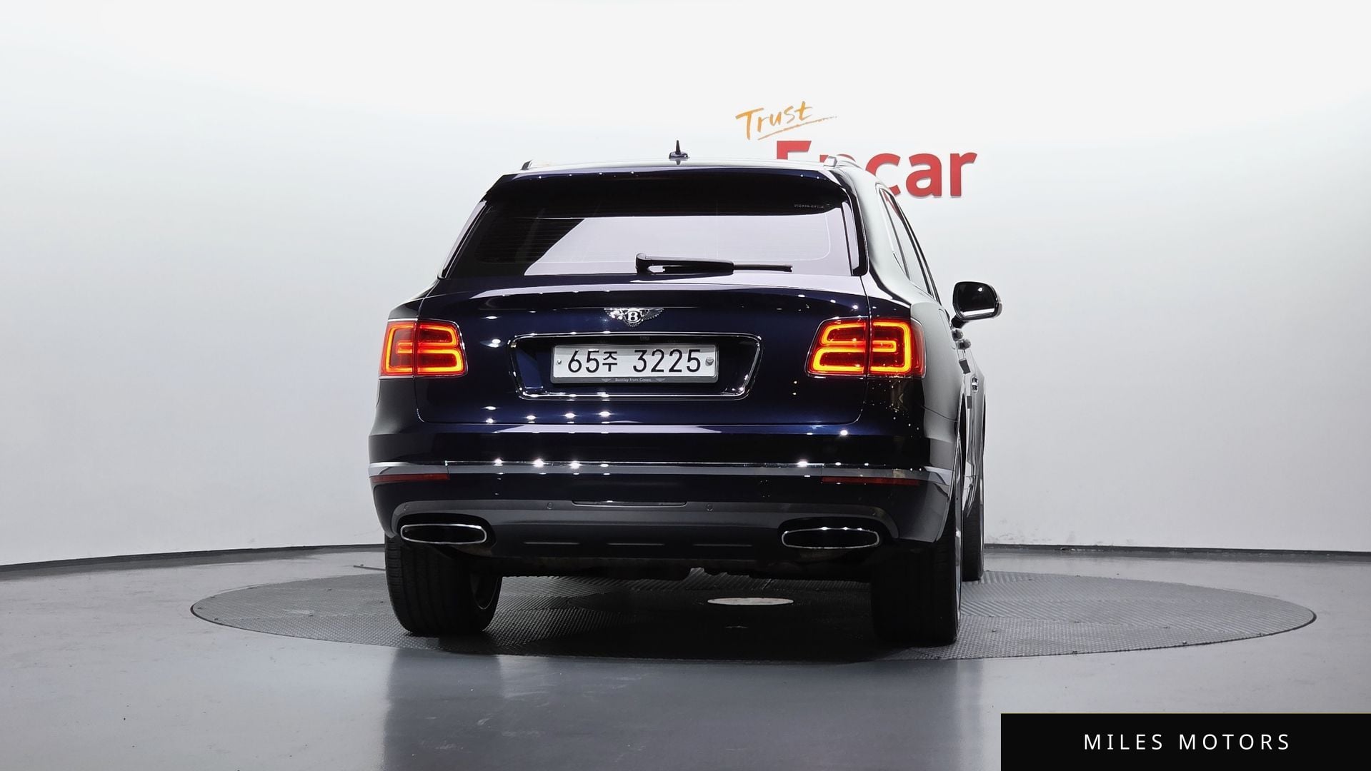Bentley Bentayga 2017 — миниатюра 4