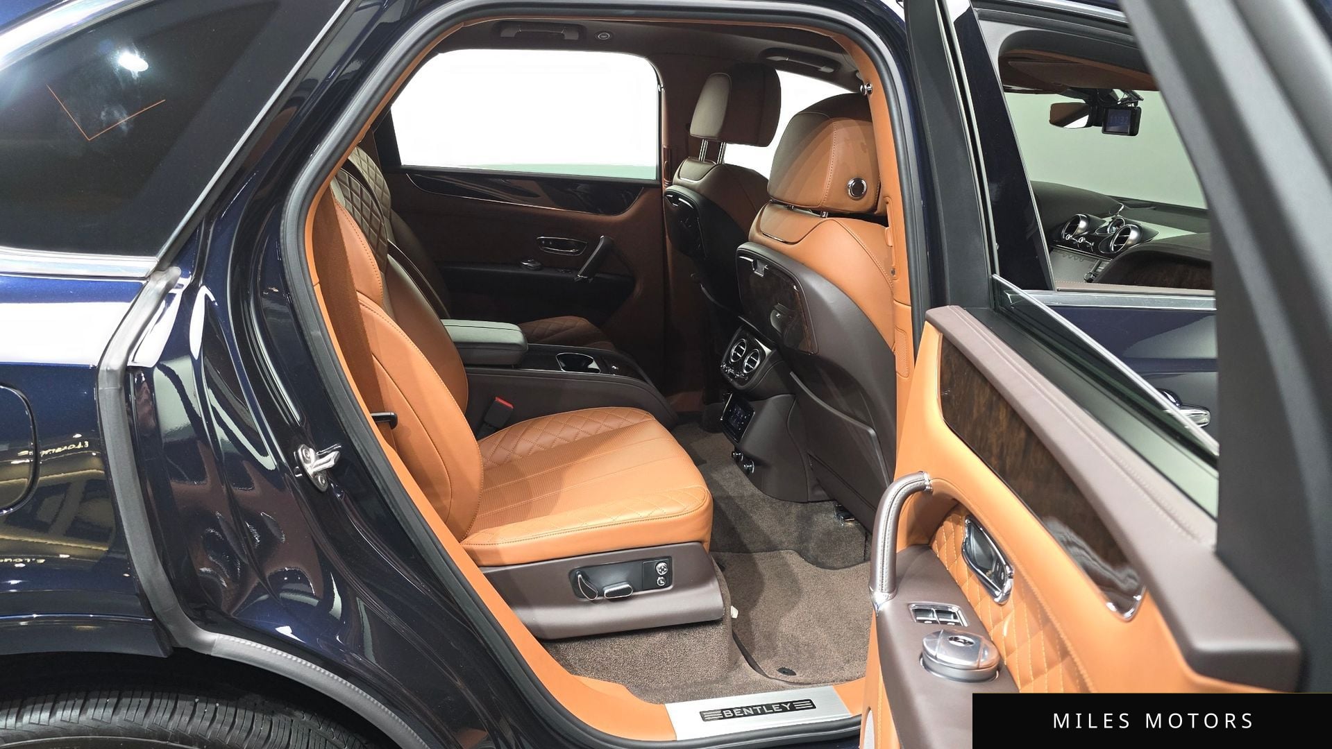 Bentley Bentayga 2017 — миниатюра 12