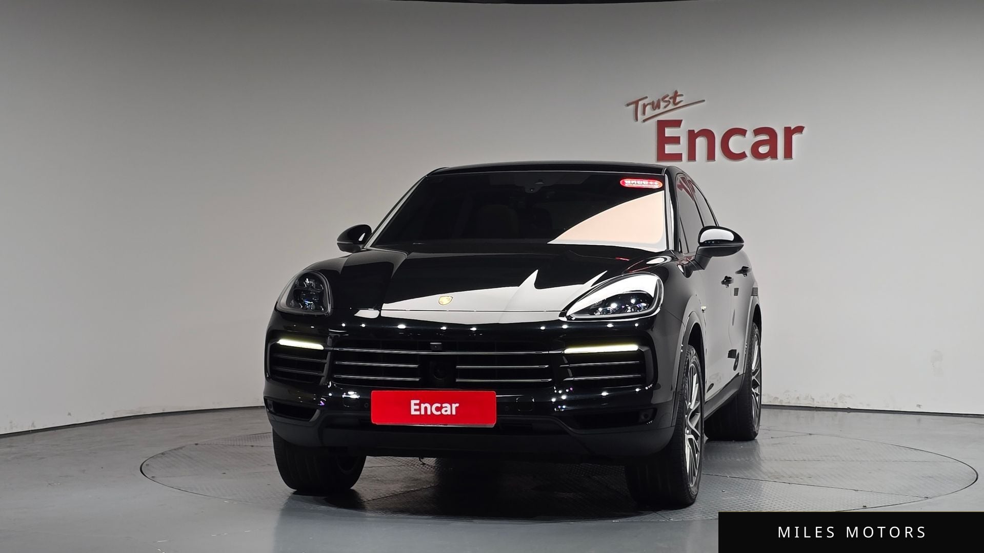 Porsche Cayenne 2023 — миниатюра 3