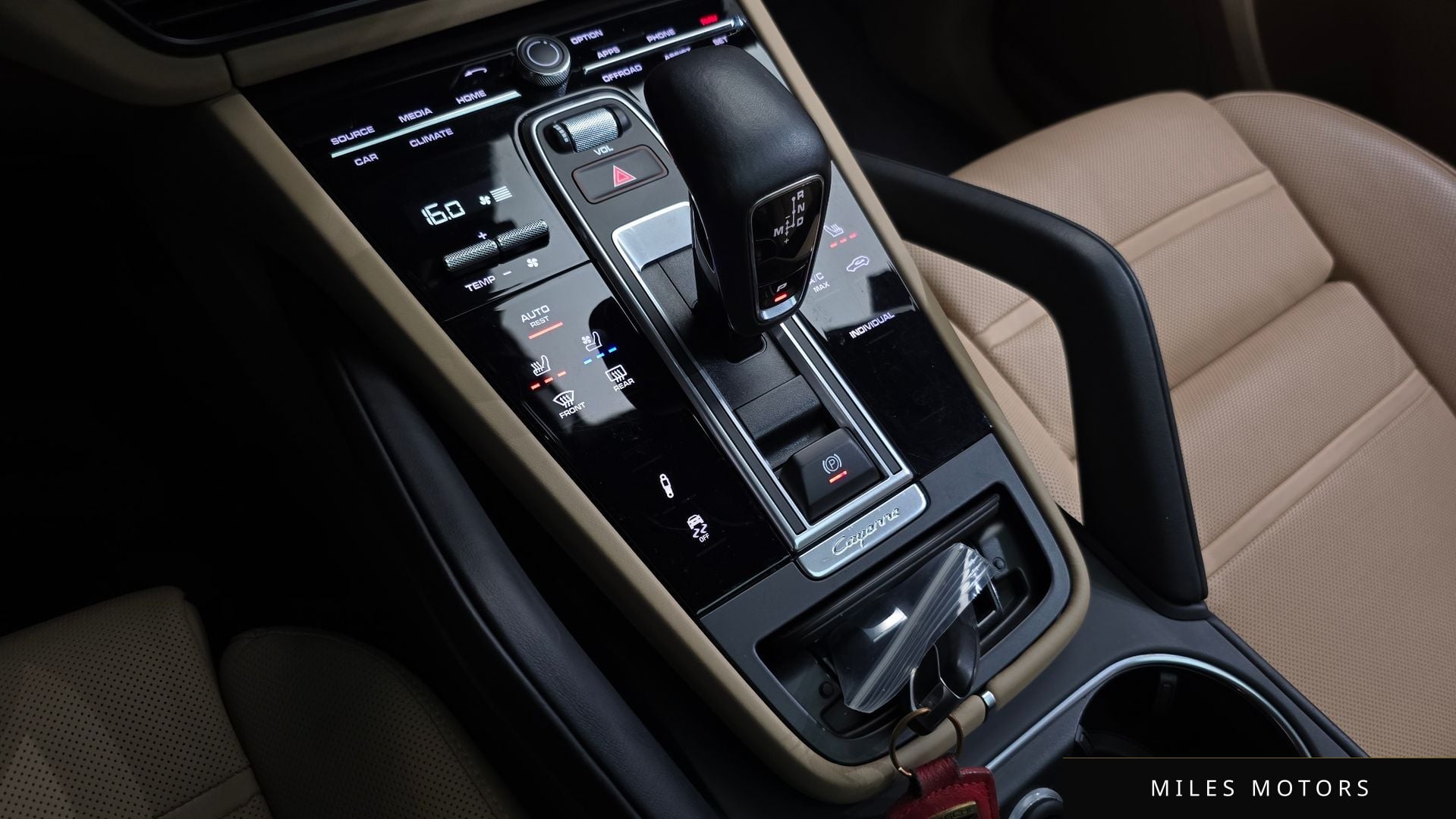 Porsche Cayenne 2023 — миниатюра 12