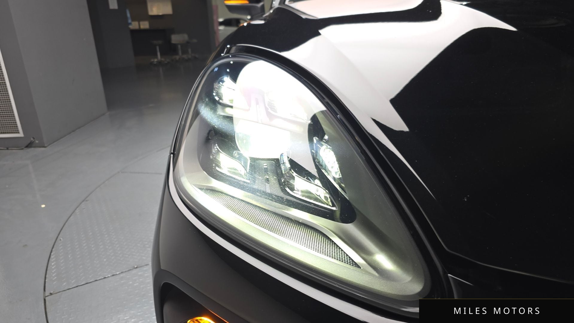 Porsche Cayenne 2023 — миниатюра 8