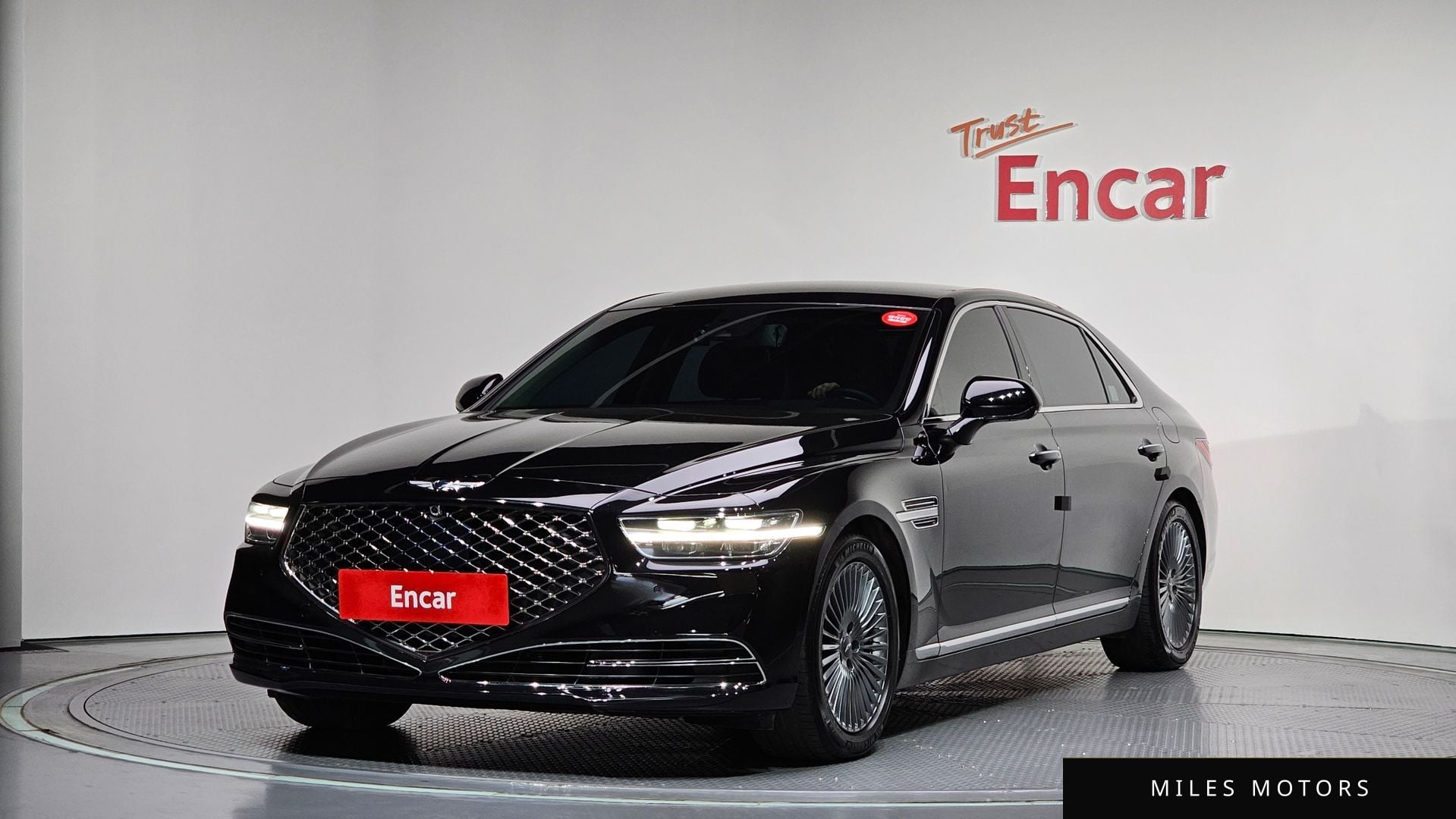 Genesis G90 2019 — фото 1 из 12