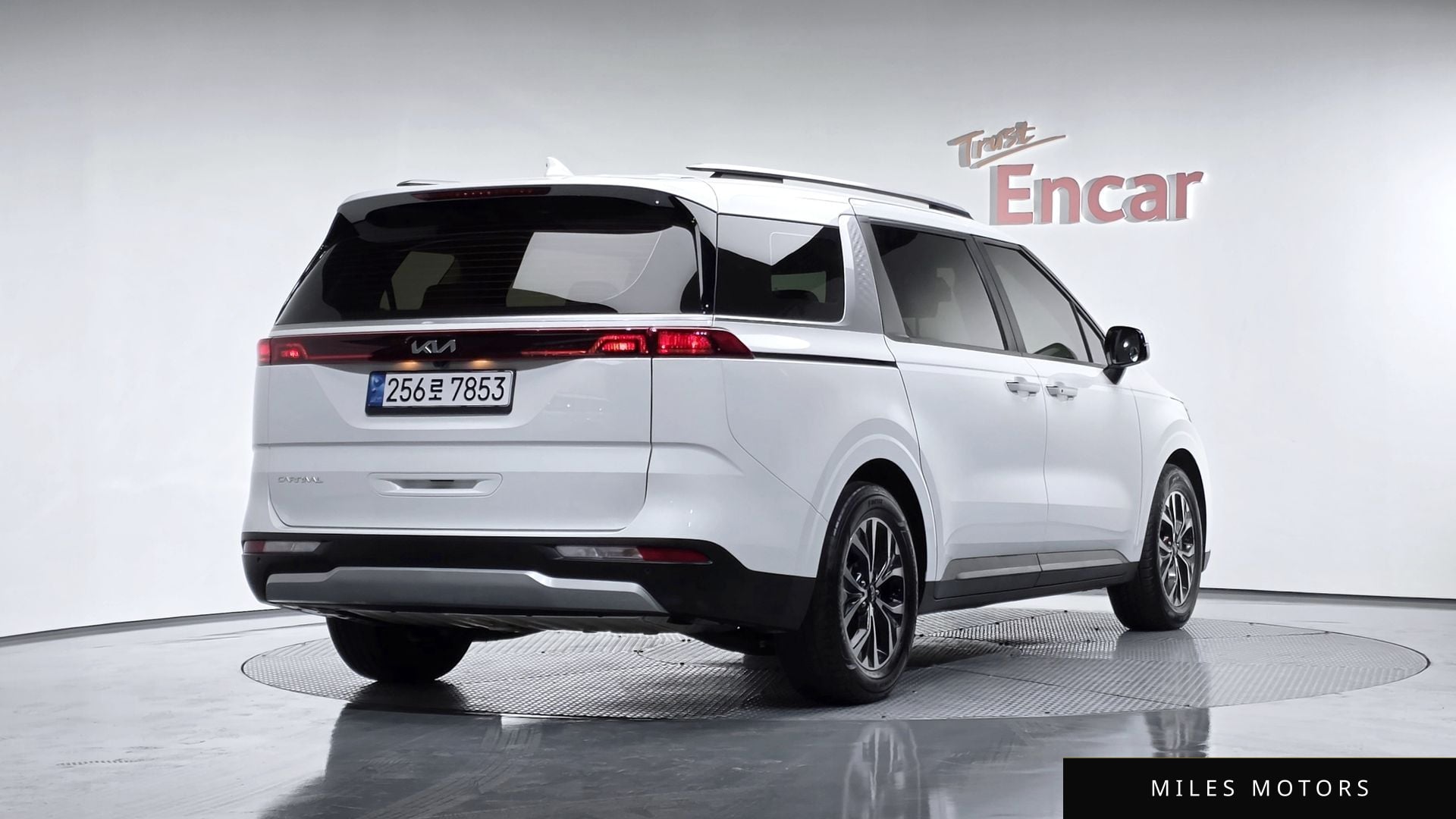 Kia Carnival 2023 — миниатюра 2